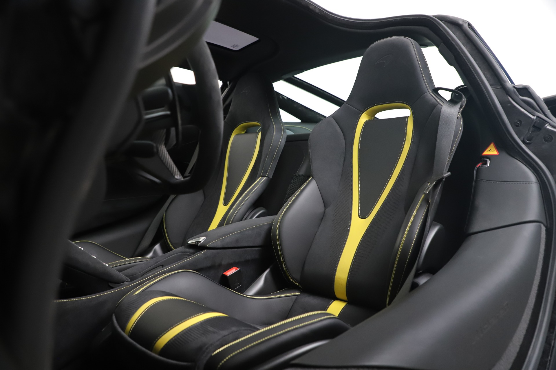 New-2019-McLaren-720S-Coupe