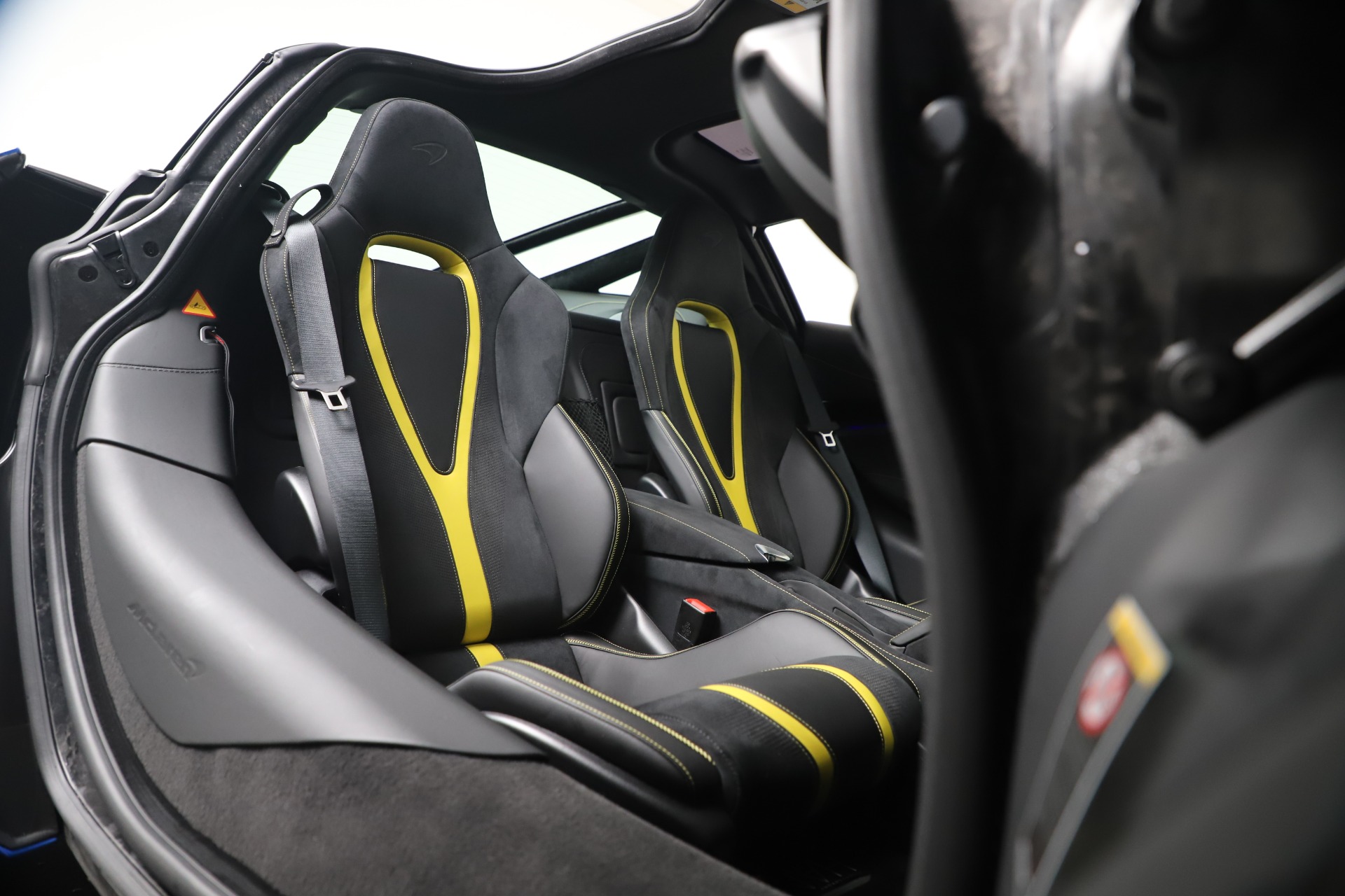 New-2019-McLaren-720S-Coupe