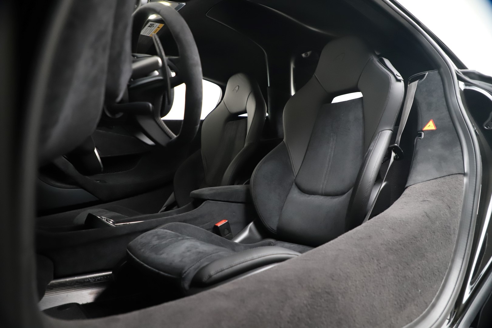 New-2019-McLaren-600LT-Coupe