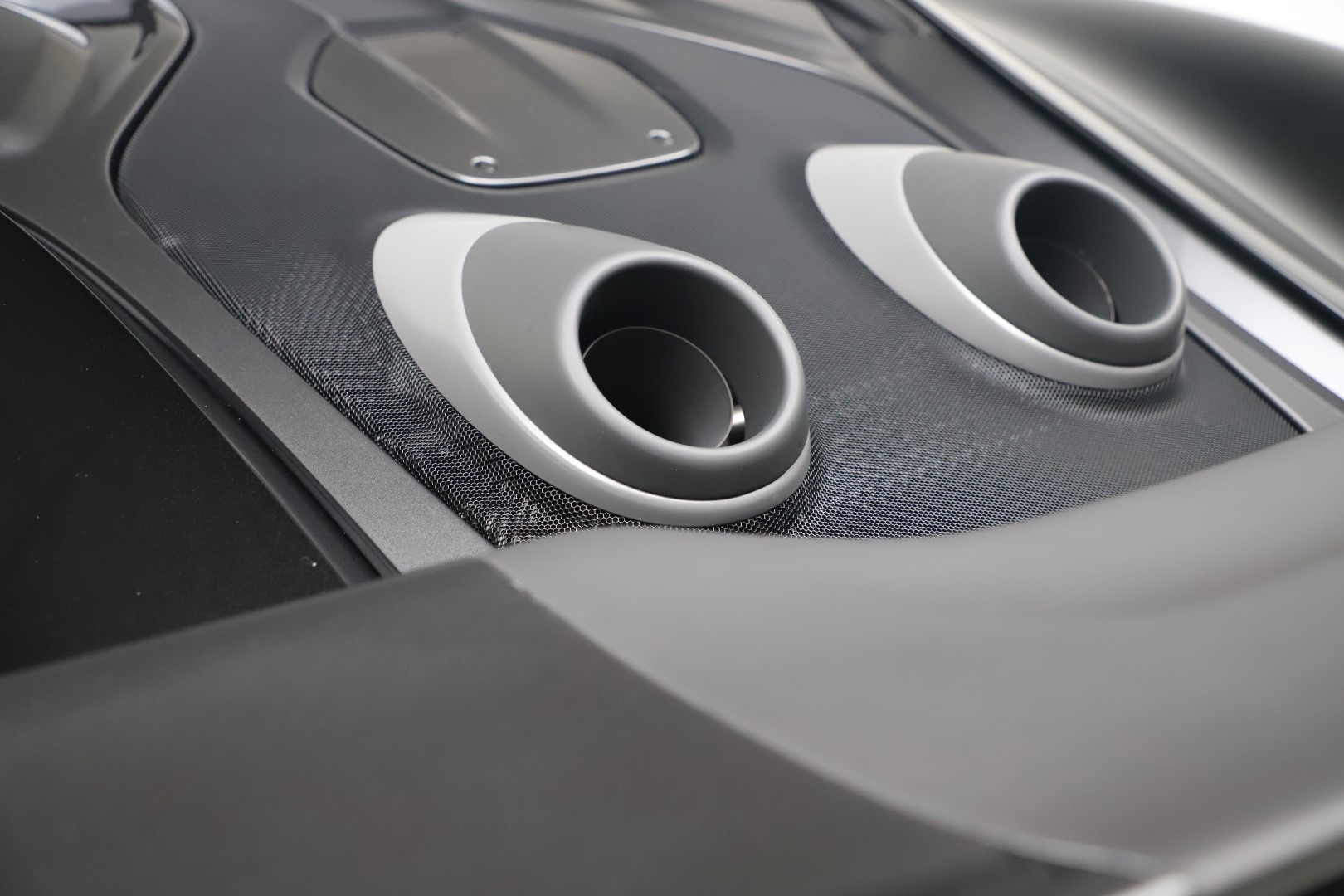 New-2019-McLaren-600LT-Coupe