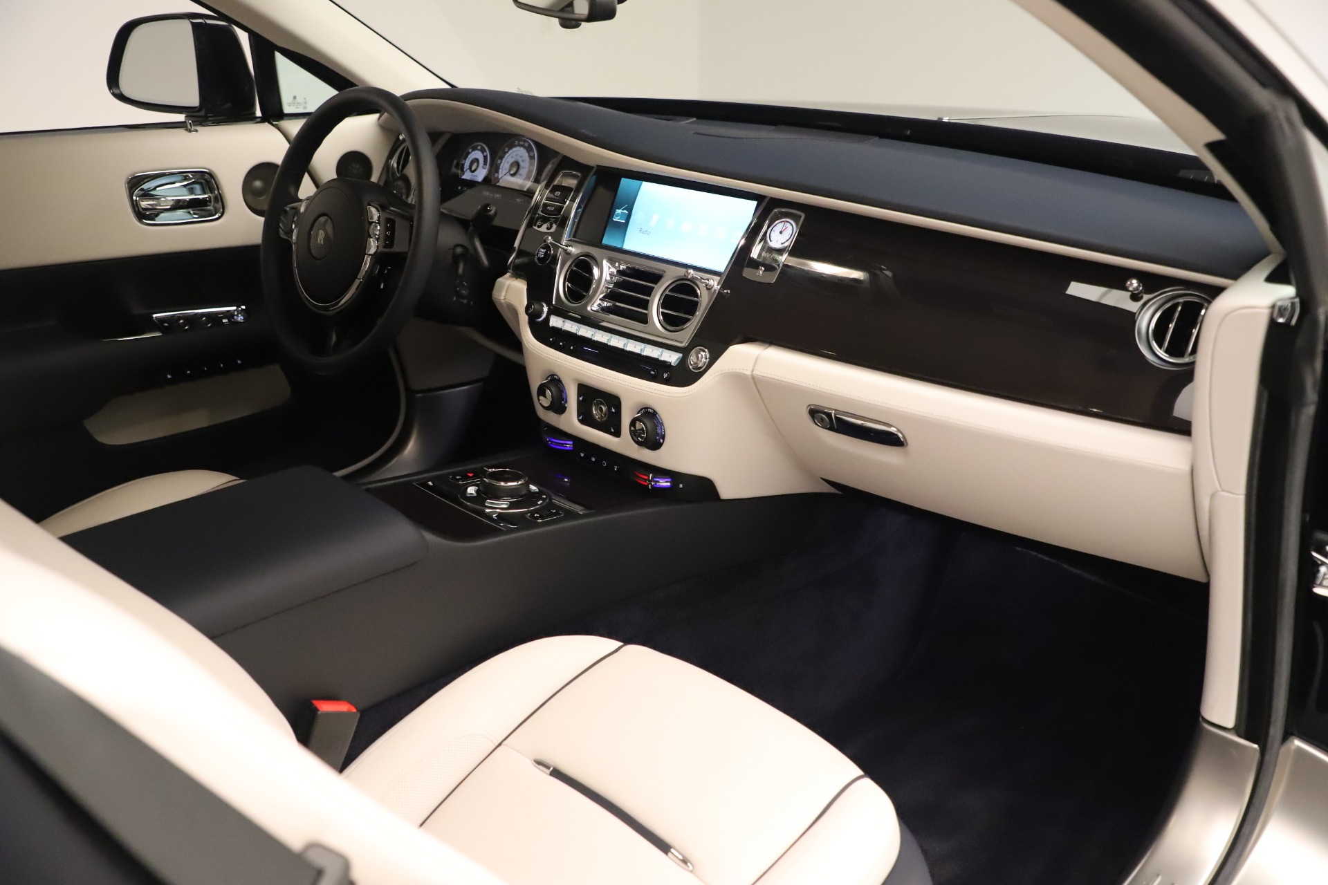 Used-2015-Rolls-Royce-Wraith