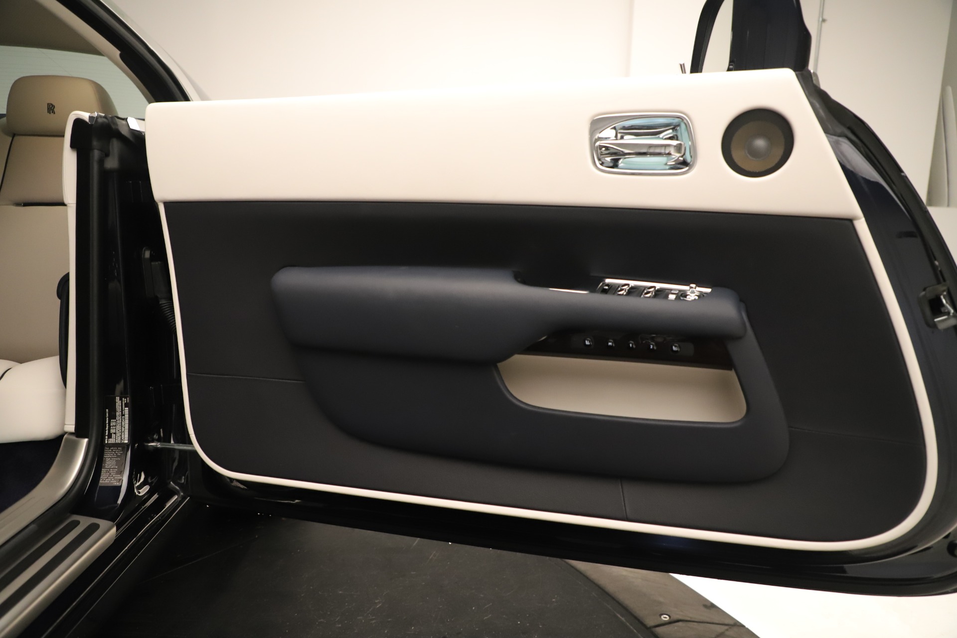 Used-2015-Rolls-Royce-Wraith