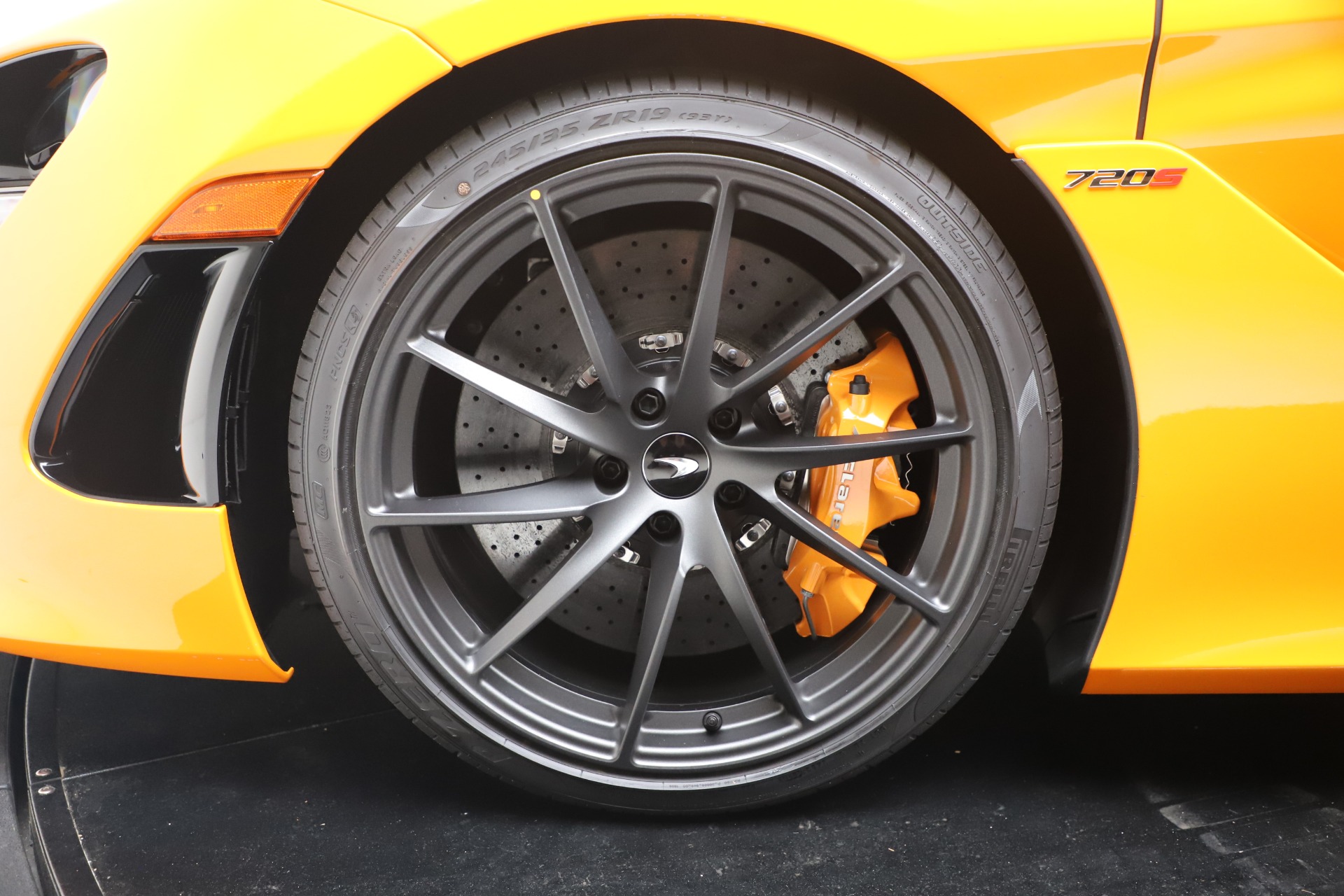 Used-2020-McLaren-720S-Spider-Performance