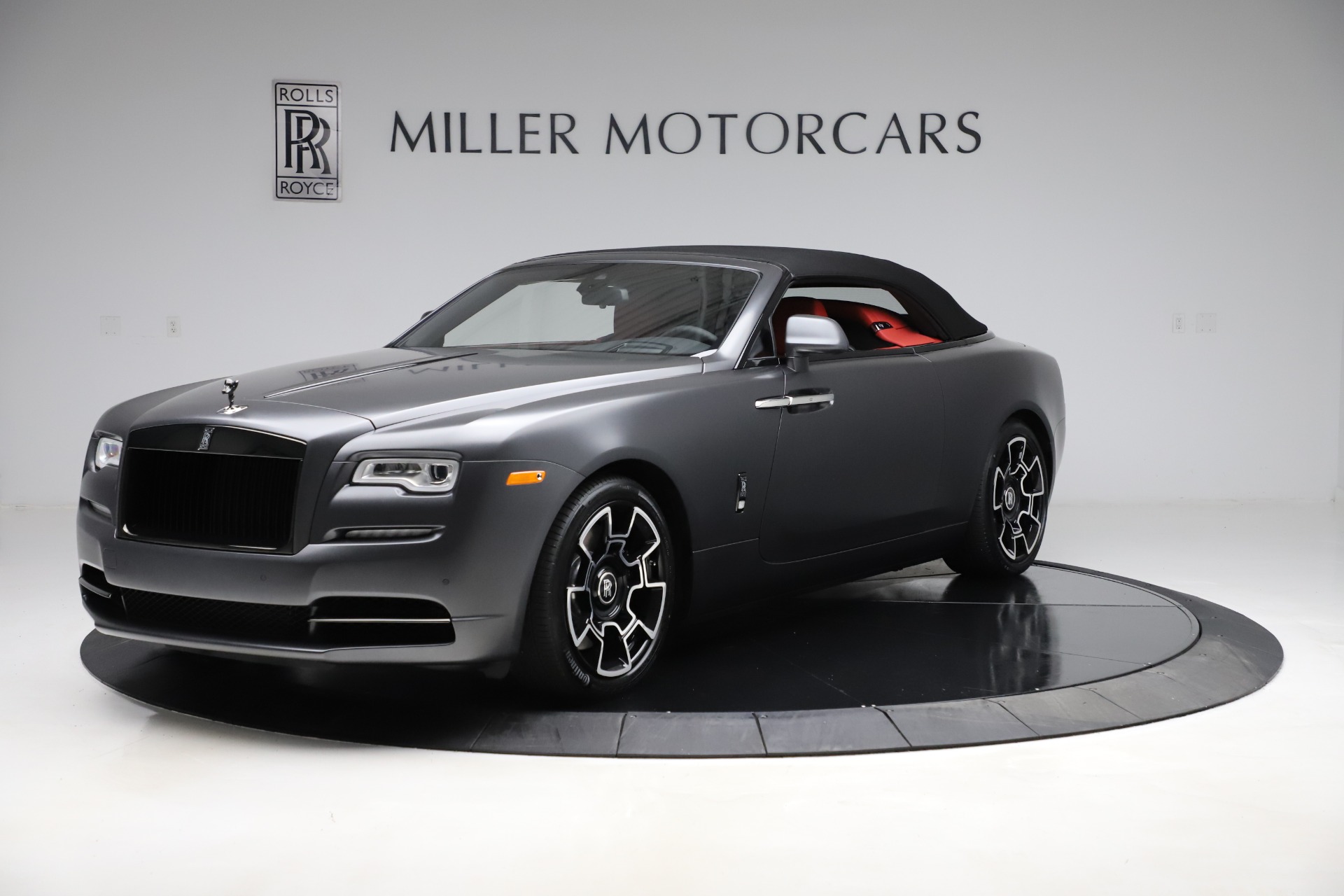 New-2020-Rolls-Royce-Dawn-Black-Badge