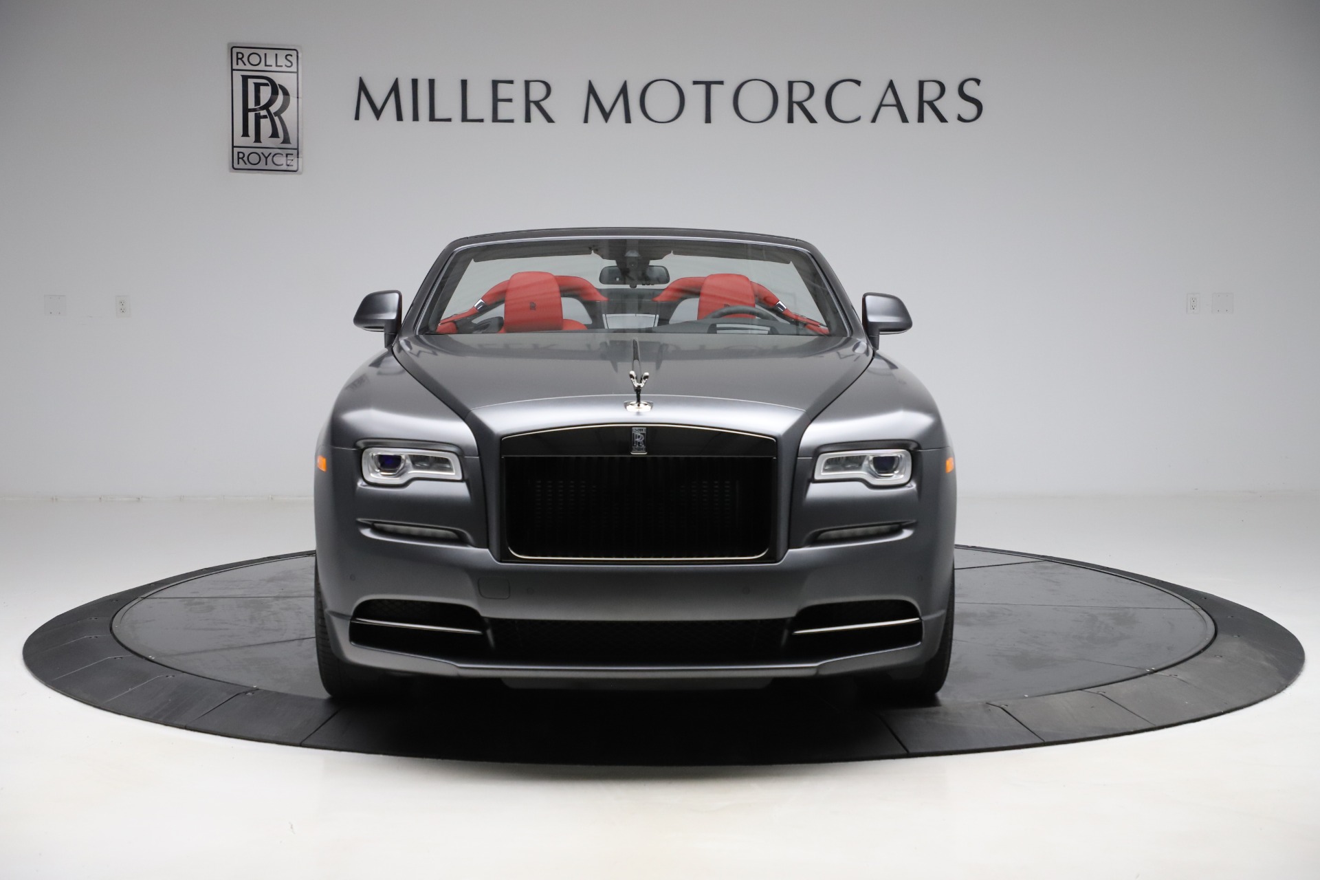 New-2020-Rolls-Royce-Dawn-Black-Badge