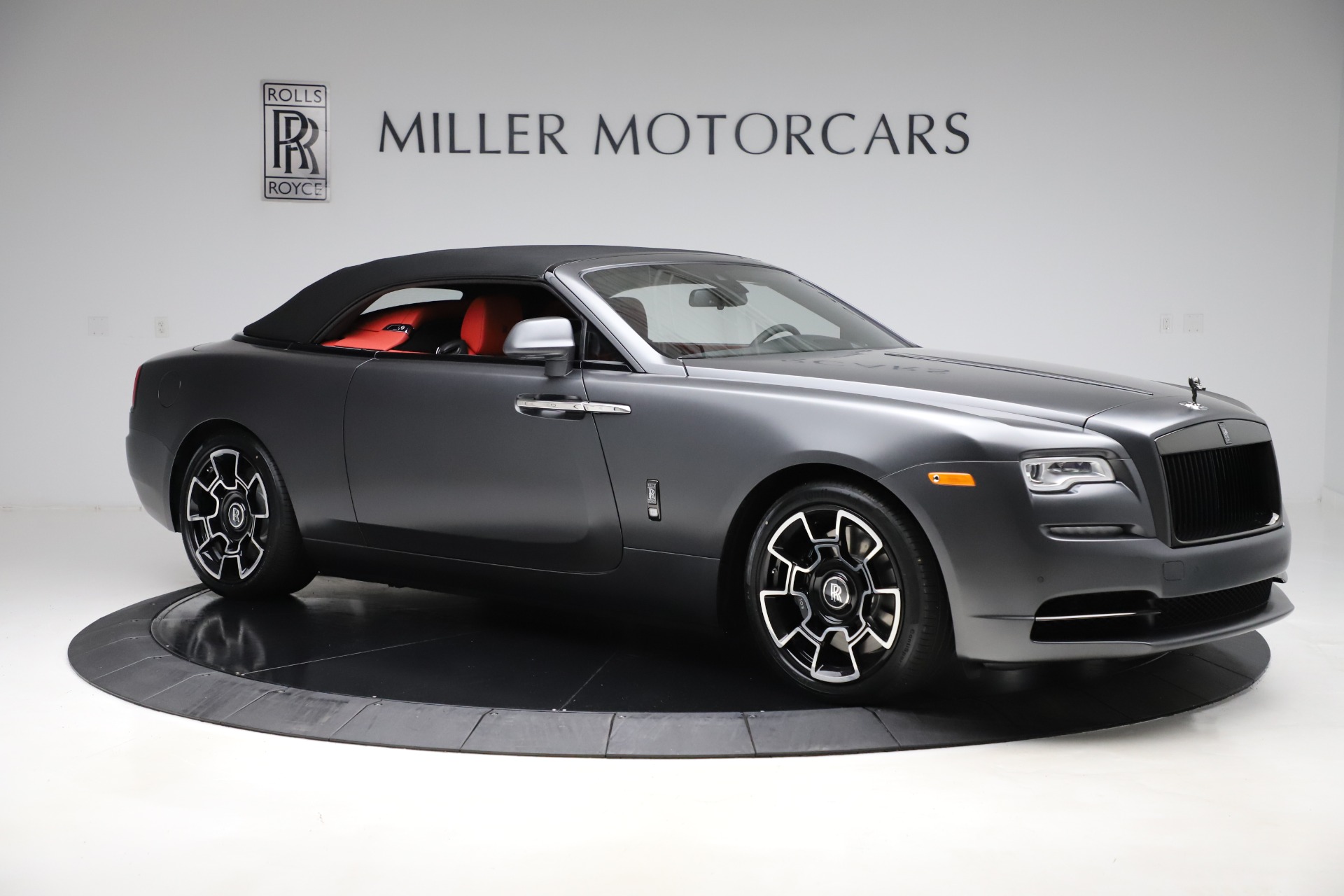 New-2020-Rolls-Royce-Dawn-Black-Badge