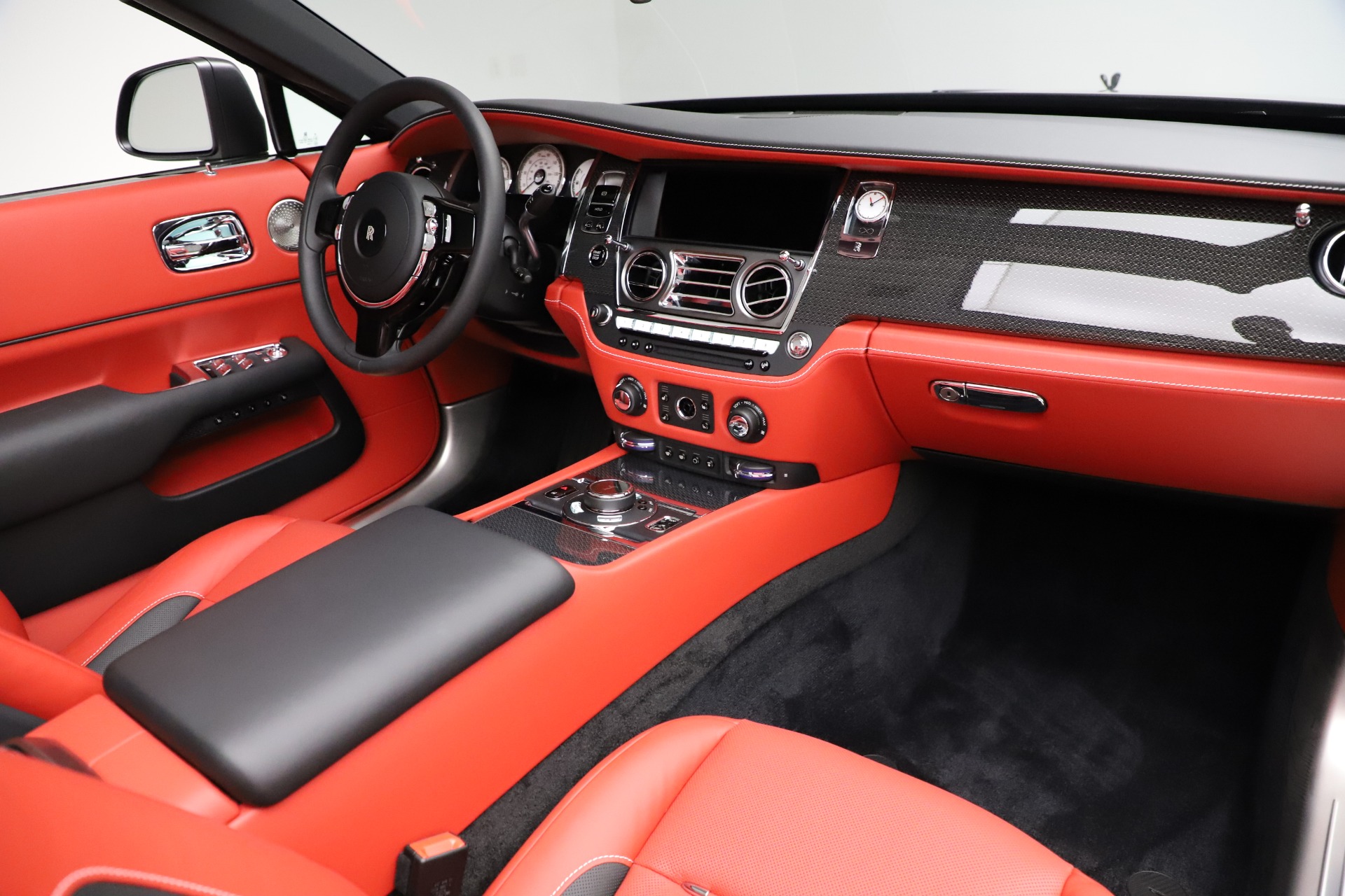 New-2020-Rolls-Royce-Dawn-Black-Badge