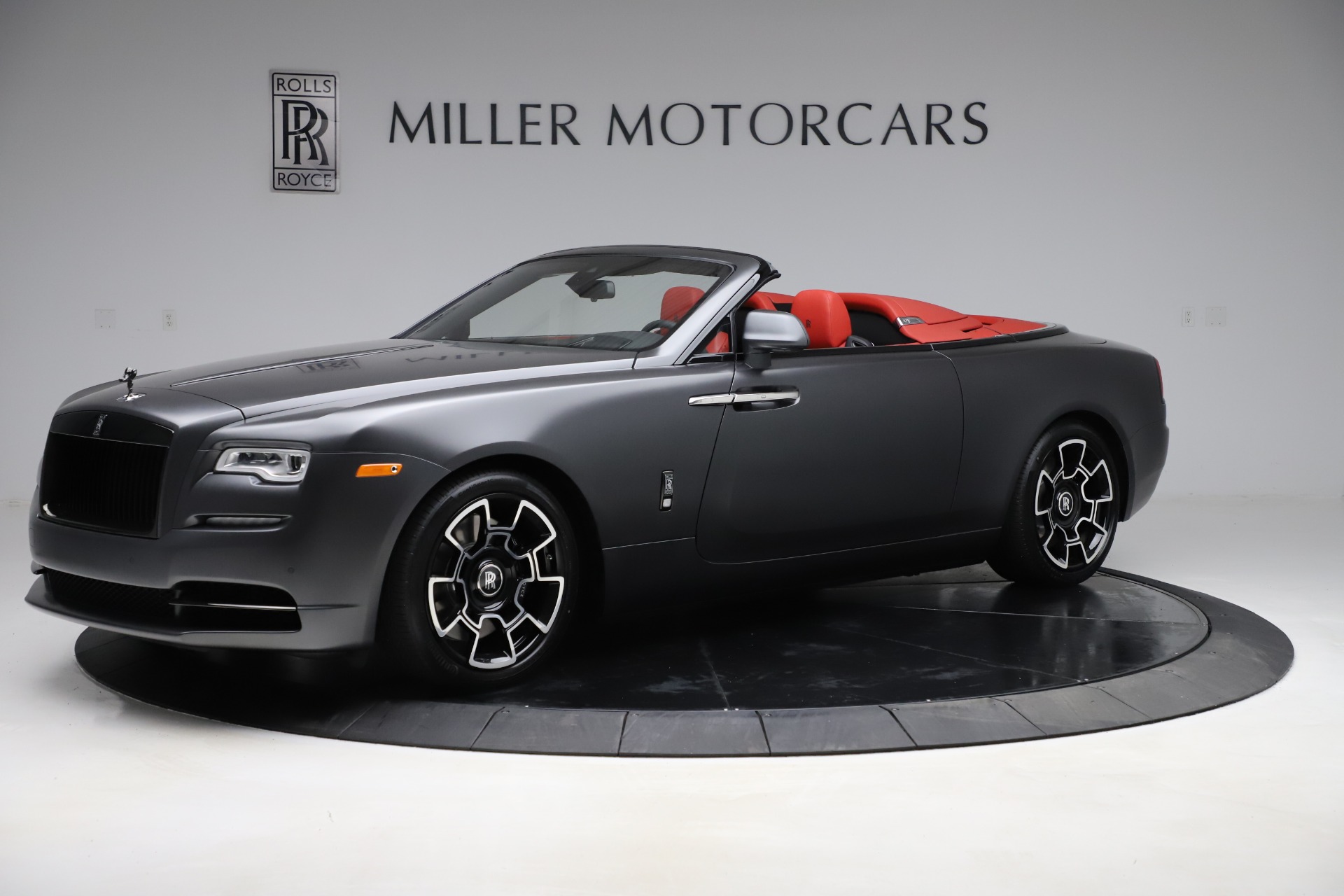 New-2020-Rolls-Royce-Dawn-Black-Badge