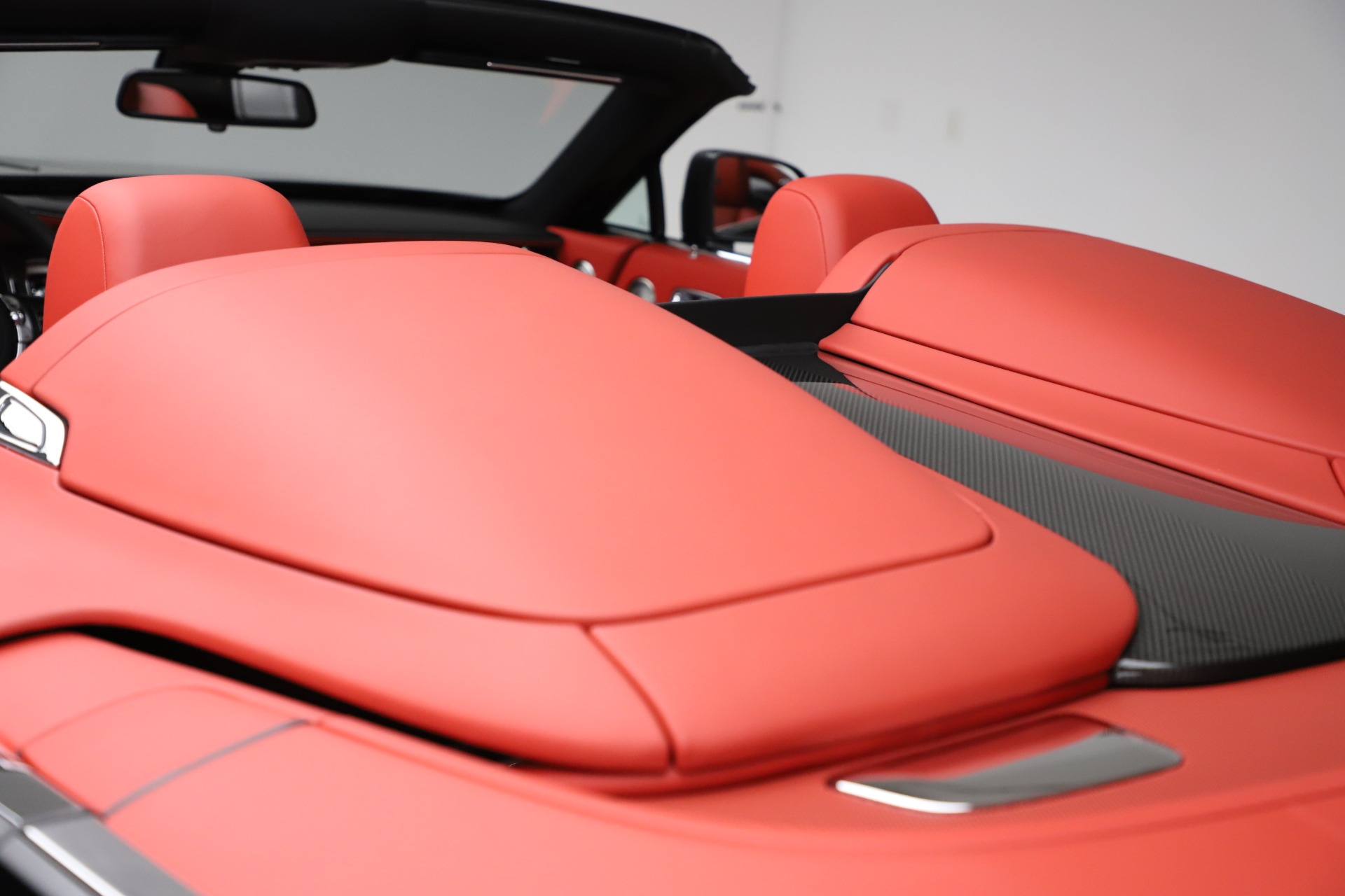 New-2020-Rolls-Royce-Dawn-Black-Badge