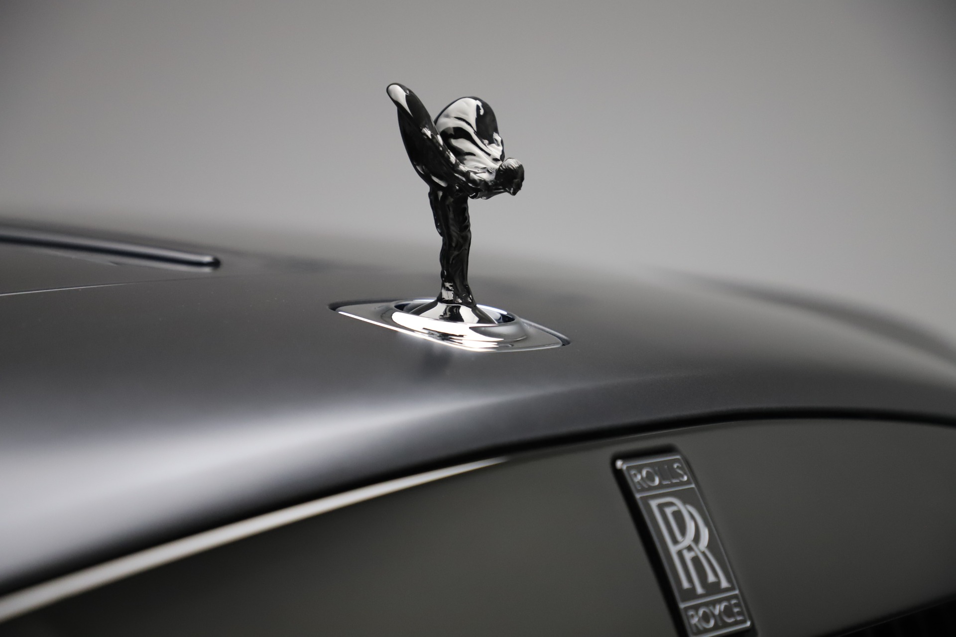 New-2020-Rolls-Royce-Dawn-Black-Badge