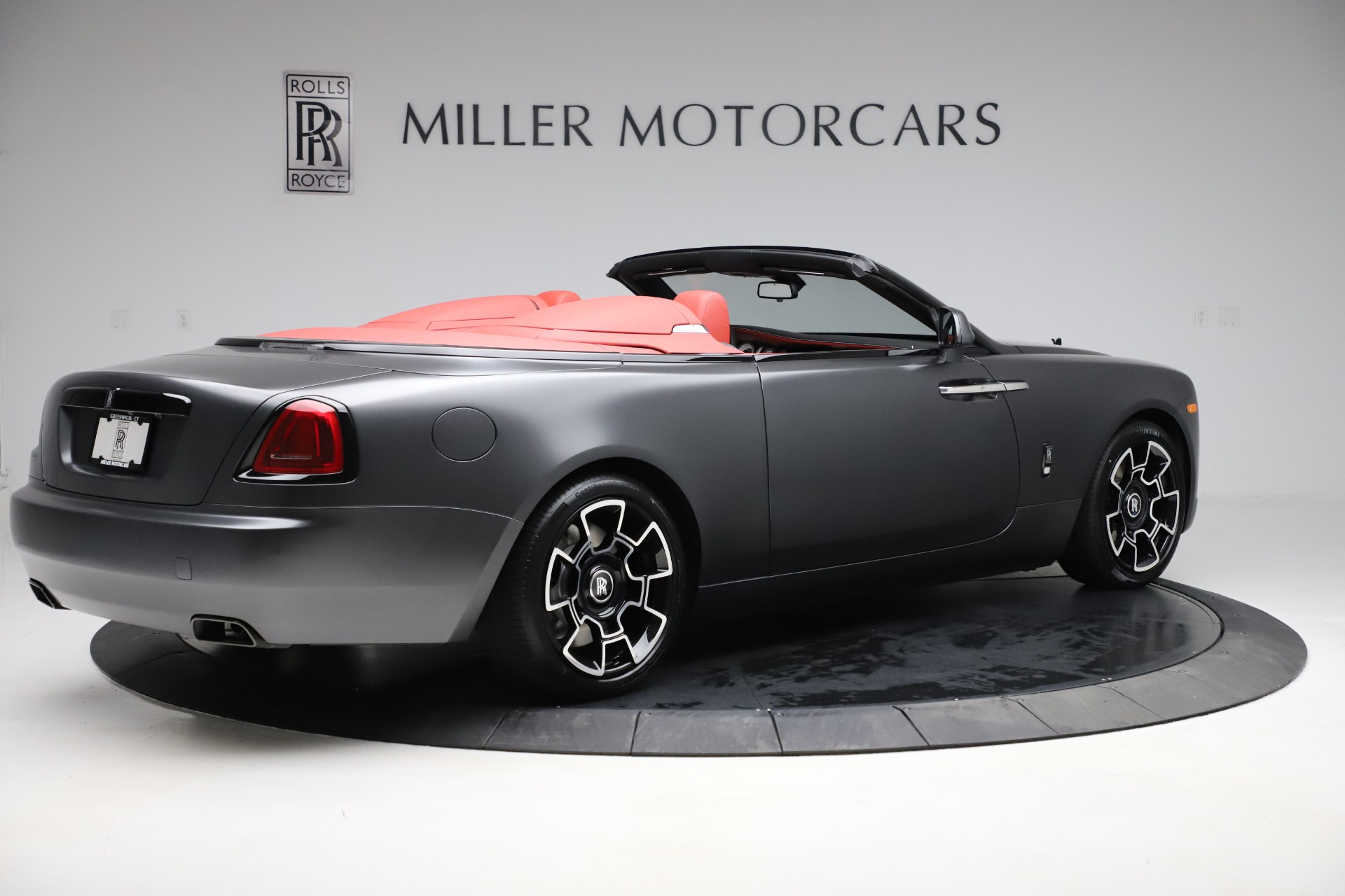 New-2020-Rolls-Royce-Dawn-Black-Badge