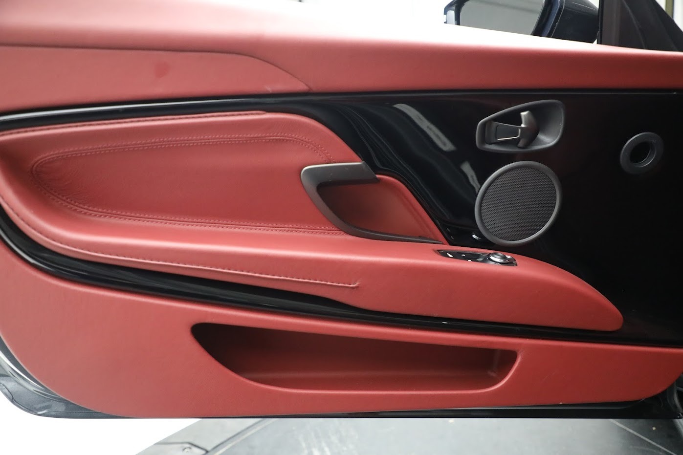 Used-2020-Aston-Martin-DB11-Volante-Convertible