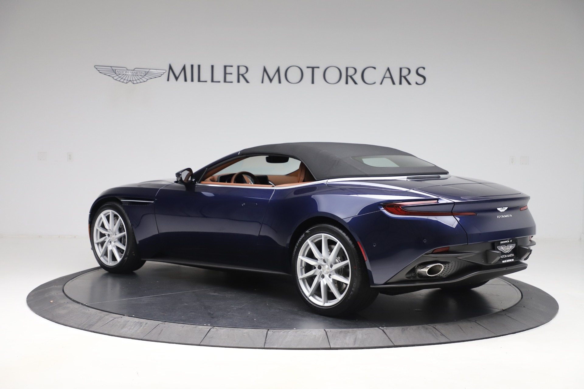 New-2020-Aston-Martin-DB11-Volante-Convertible