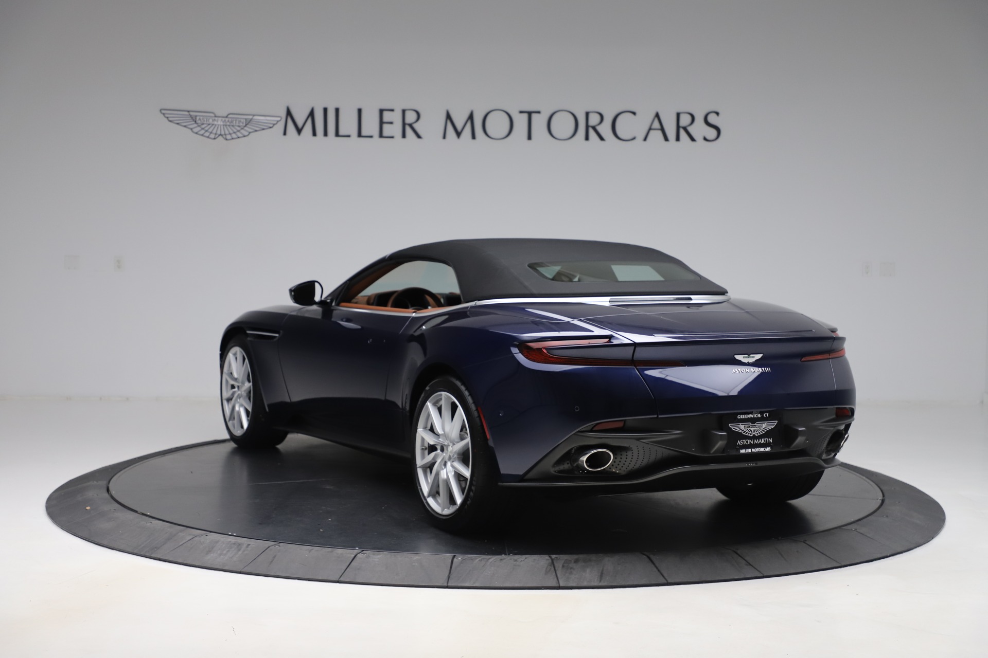 New-2020-Aston-Martin-DB11-Volante-Convertible