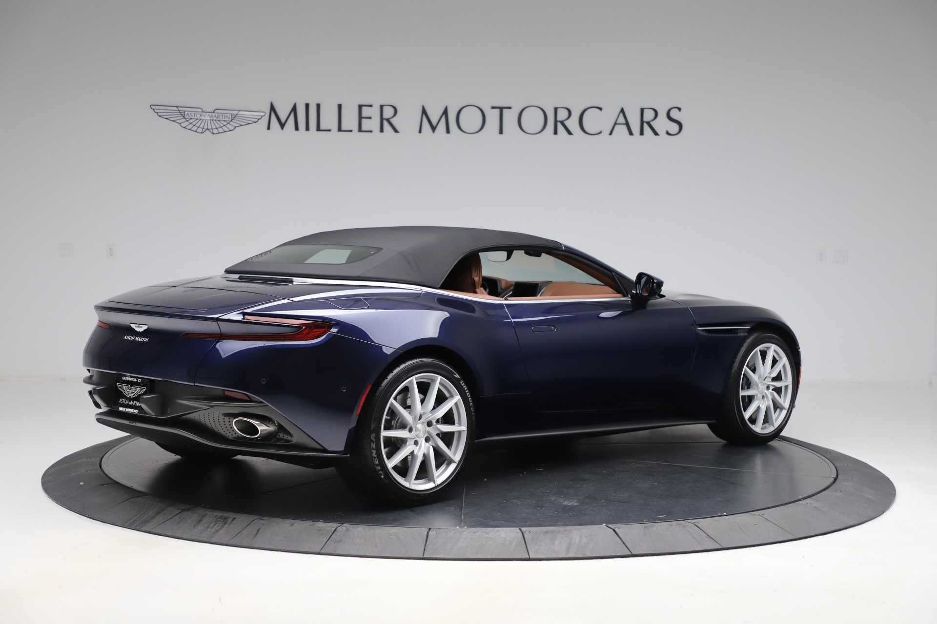 New-2020-Aston-Martin-DB11-Volante-Convertible