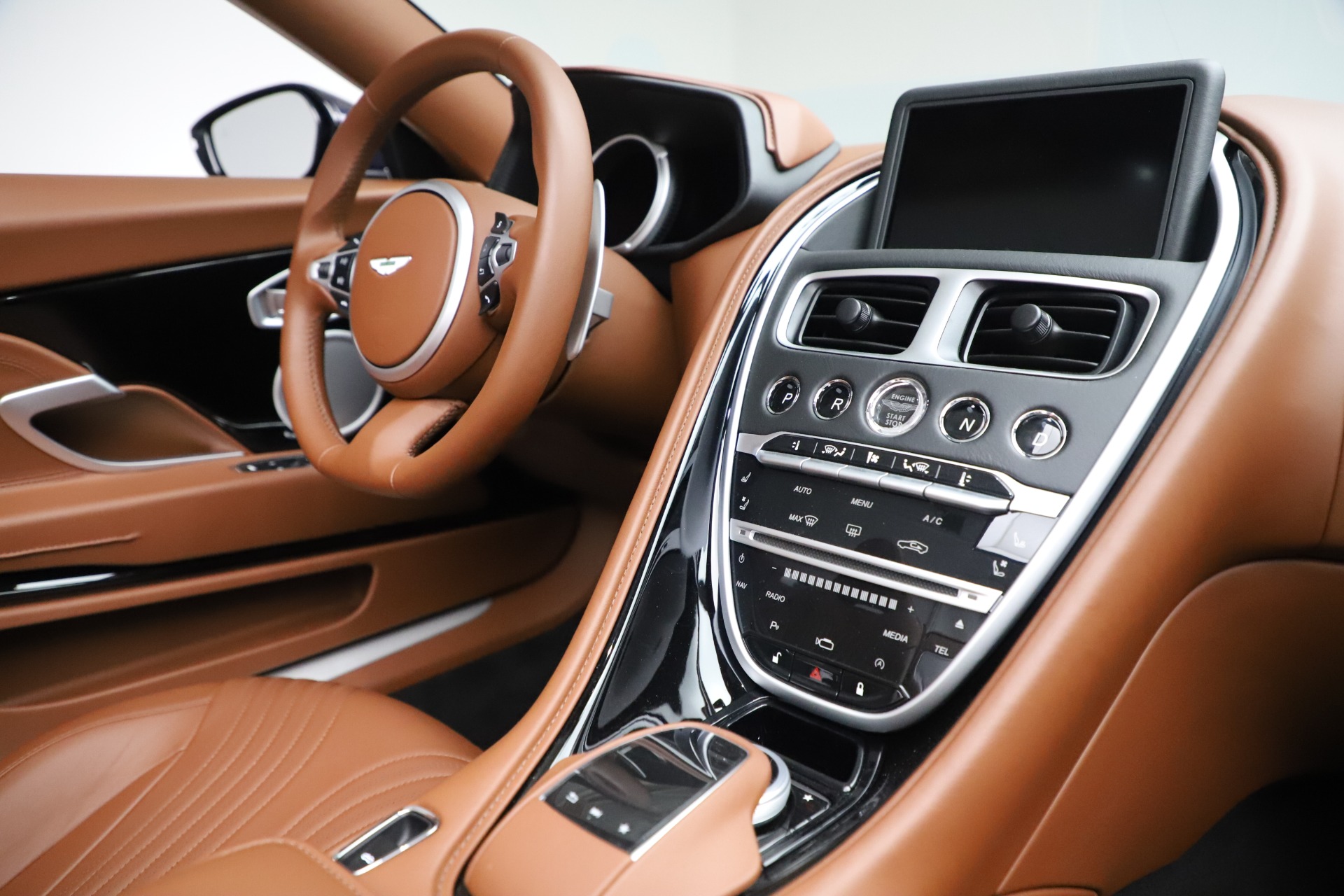 New-2020-Aston-Martin-DB11-Volante-Convertible