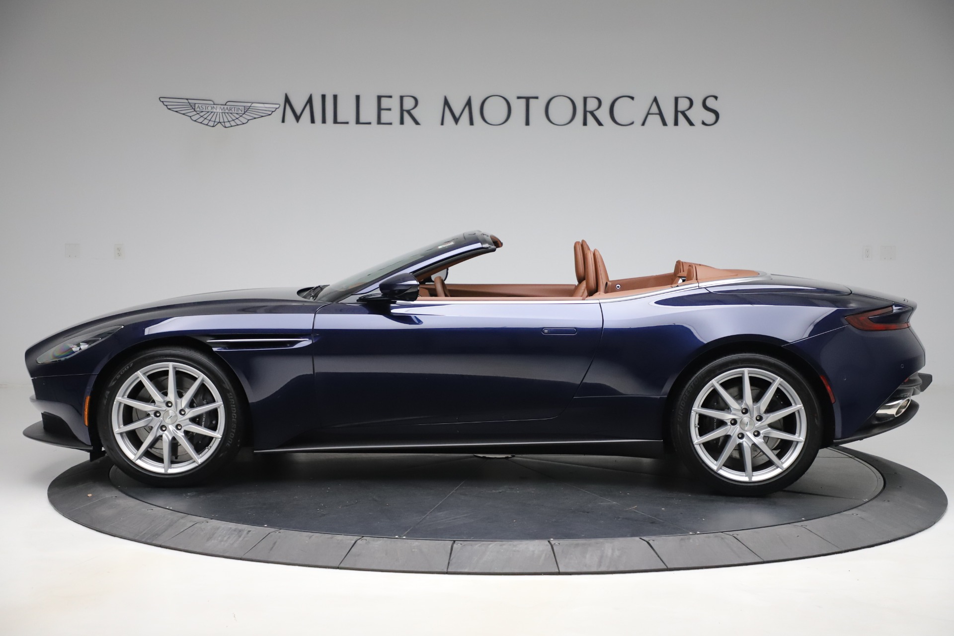 New-2020-Aston-Martin-DB11-Volante-Convertible
