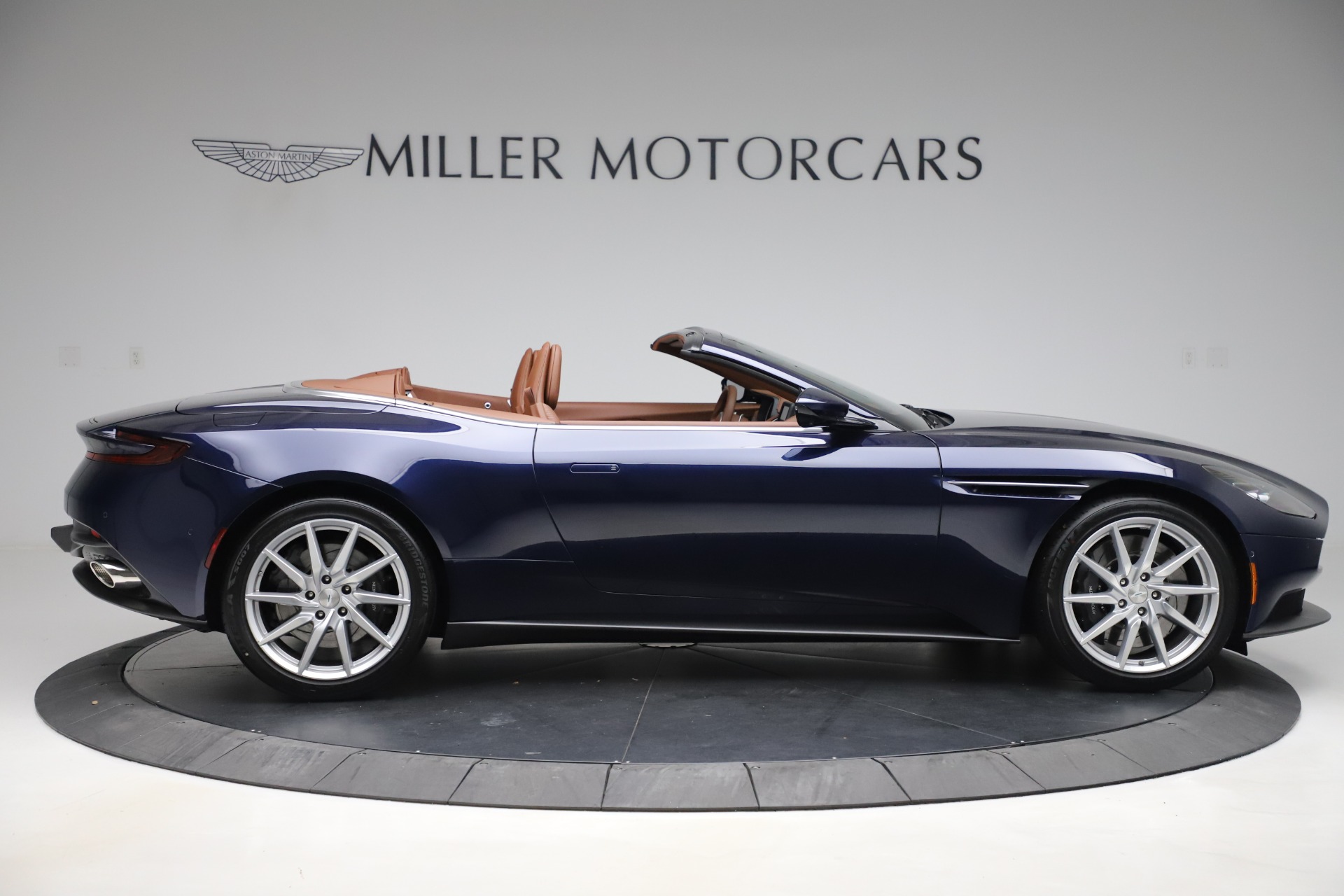 New-2020-Aston-Martin-DB11-Volante-Convertible