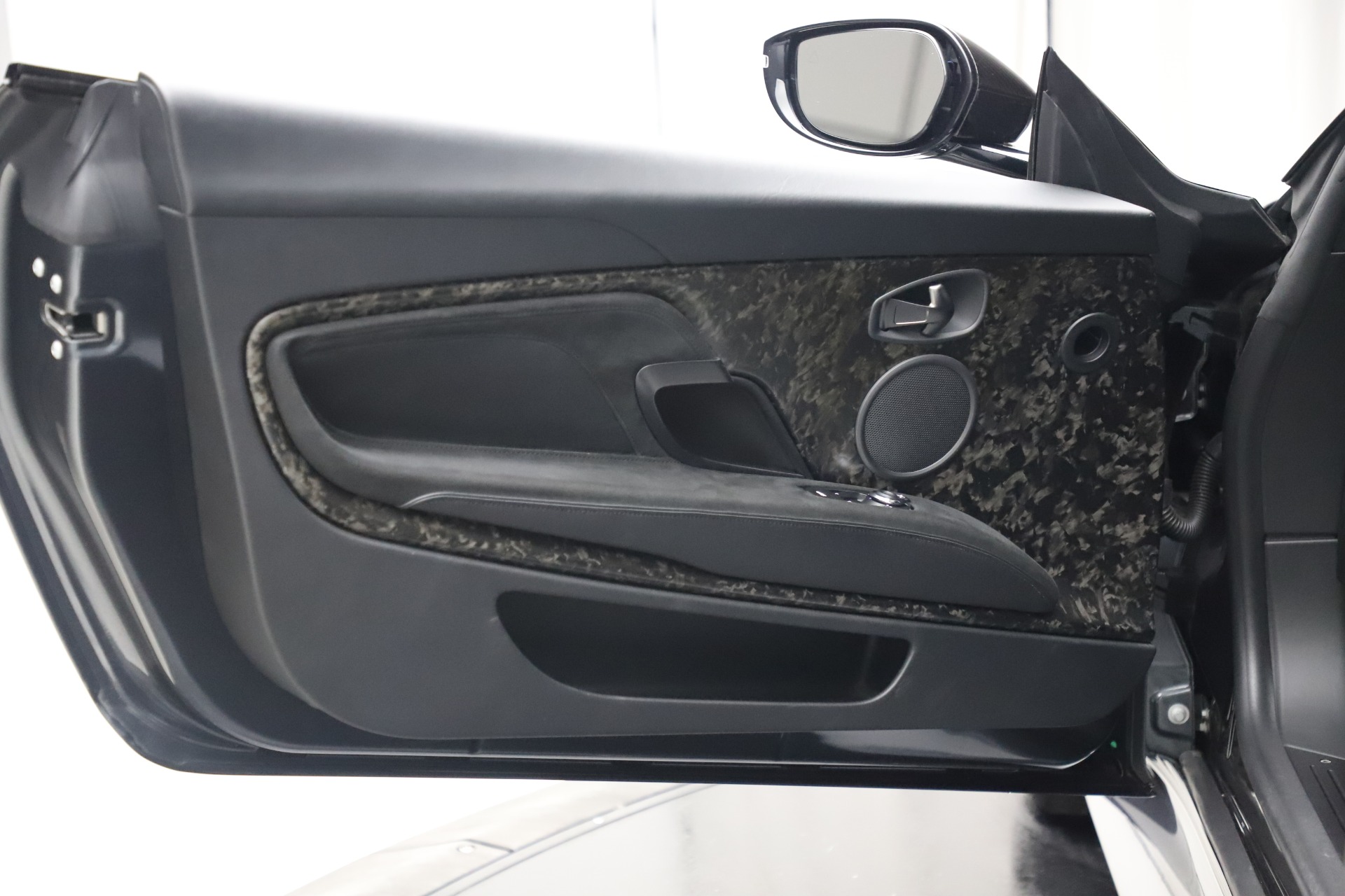 Used-2019-Aston-Martin-DBS-Superleggera-Coupe