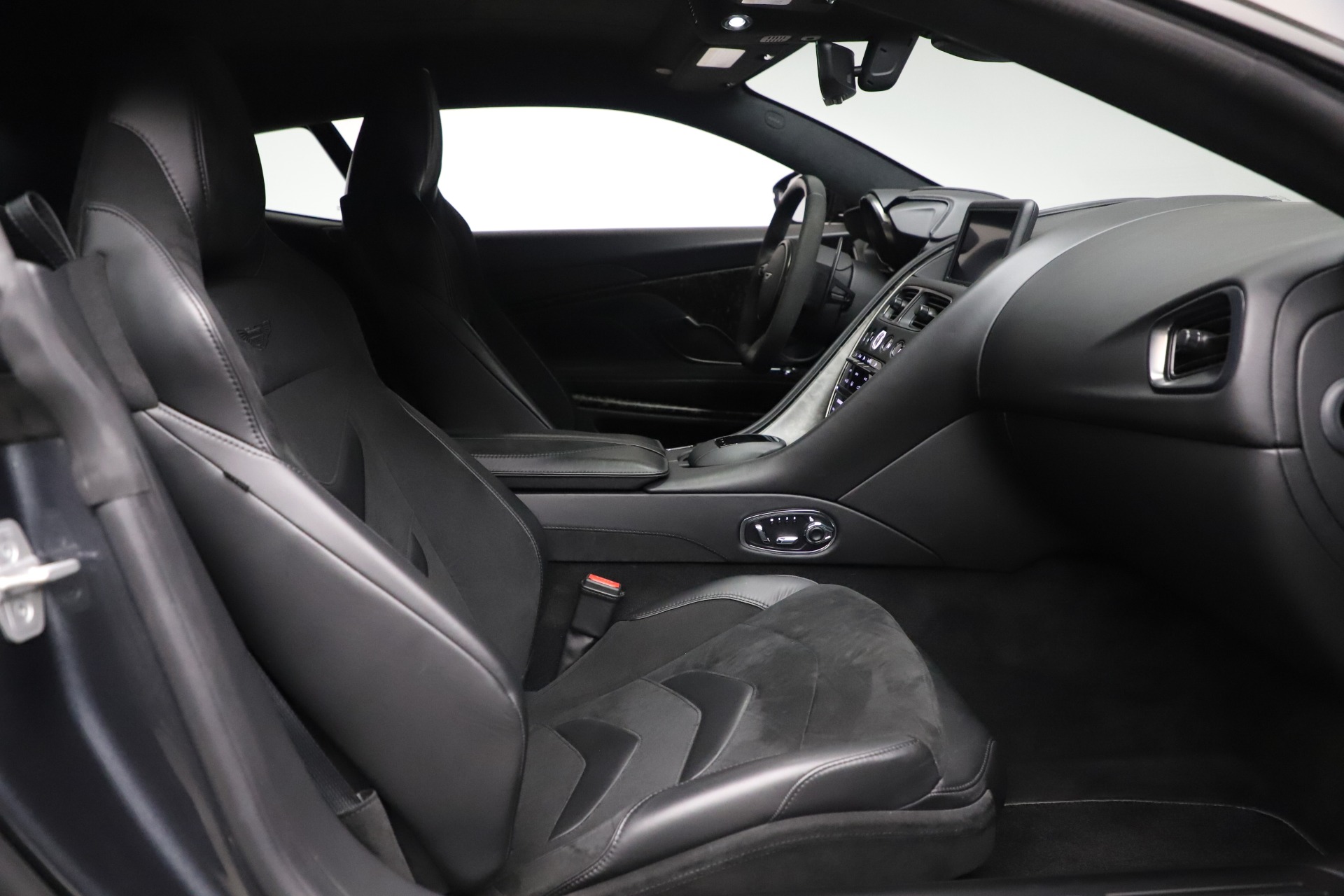 Used-2019-Aston-Martin-DBS-Superleggera-Coupe