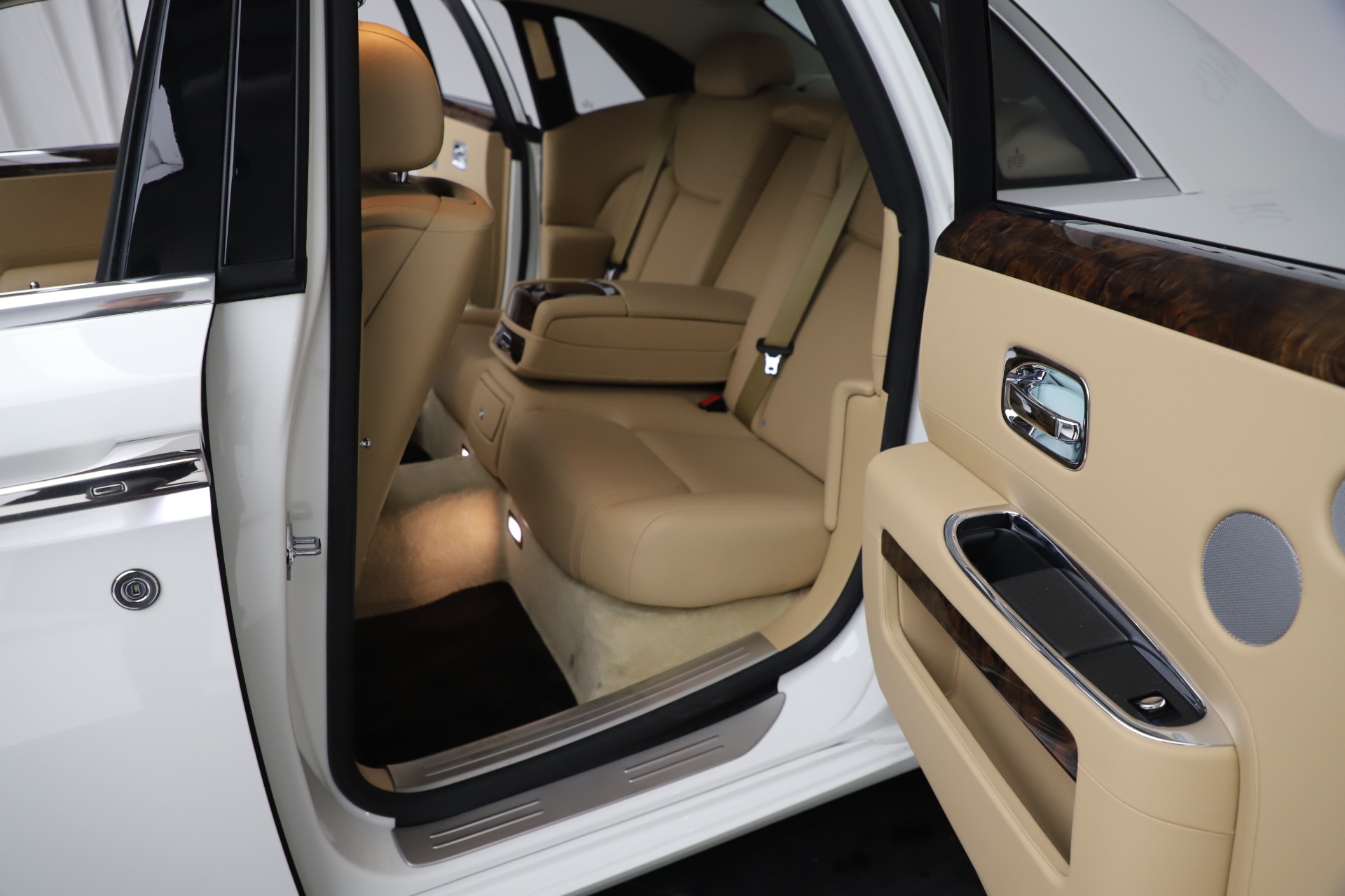 Used-2015-Rolls-Royce-Ghost