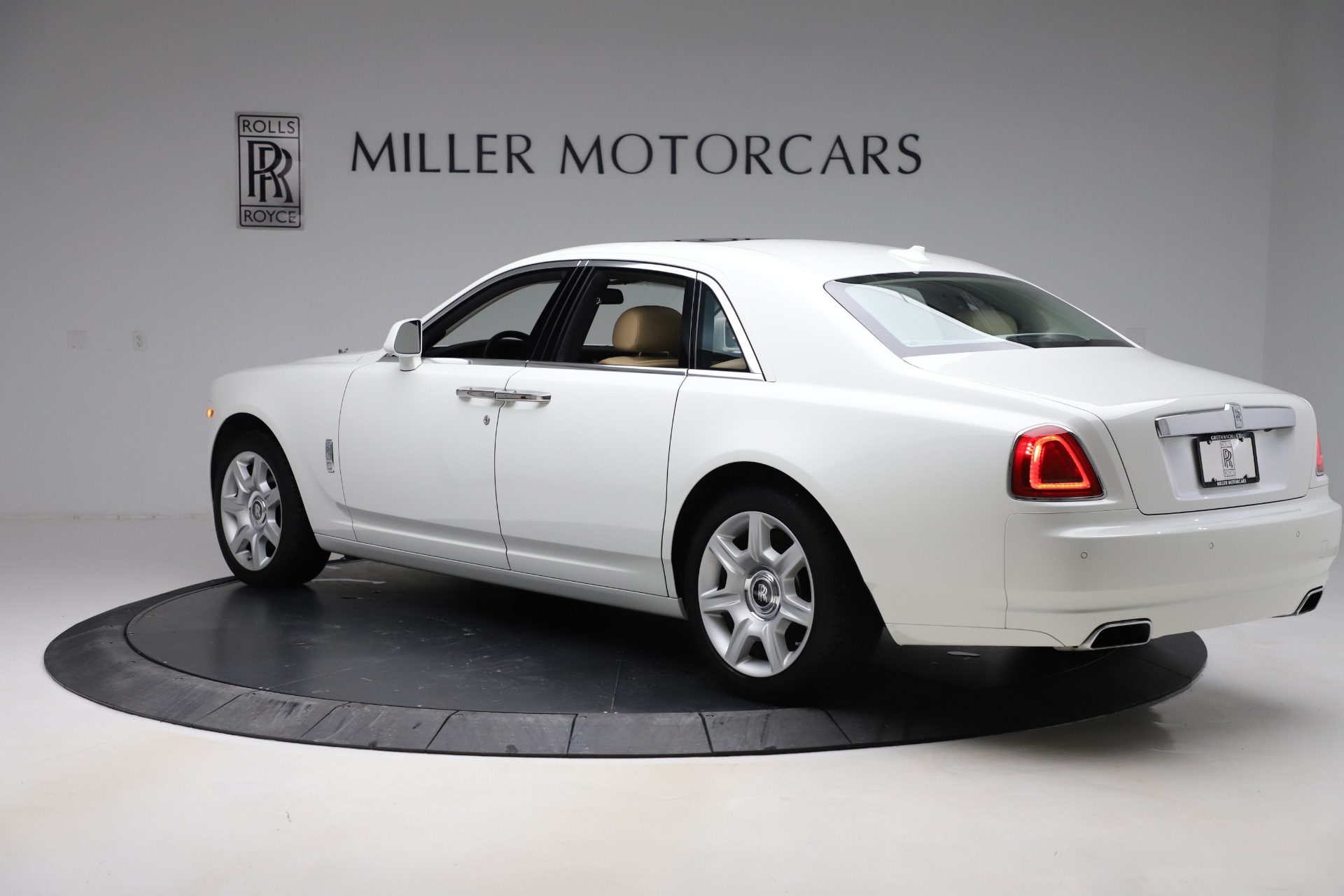 Used-2015-Rolls-Royce-Ghost