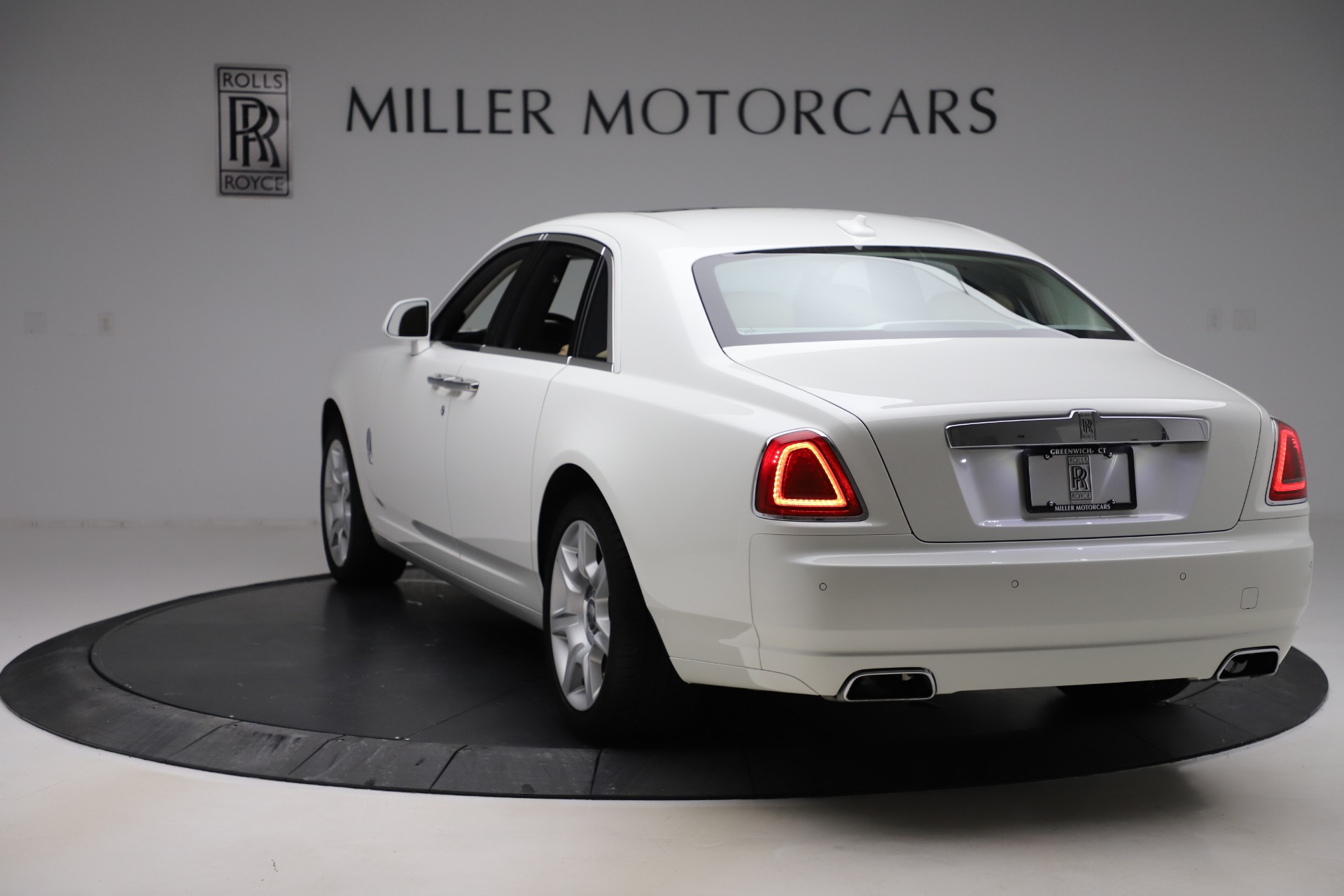 Used-2015-Rolls-Royce-Ghost