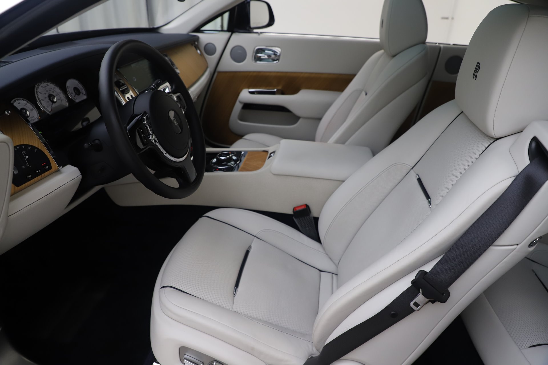 Used-2016-Rolls-Royce-Wraith