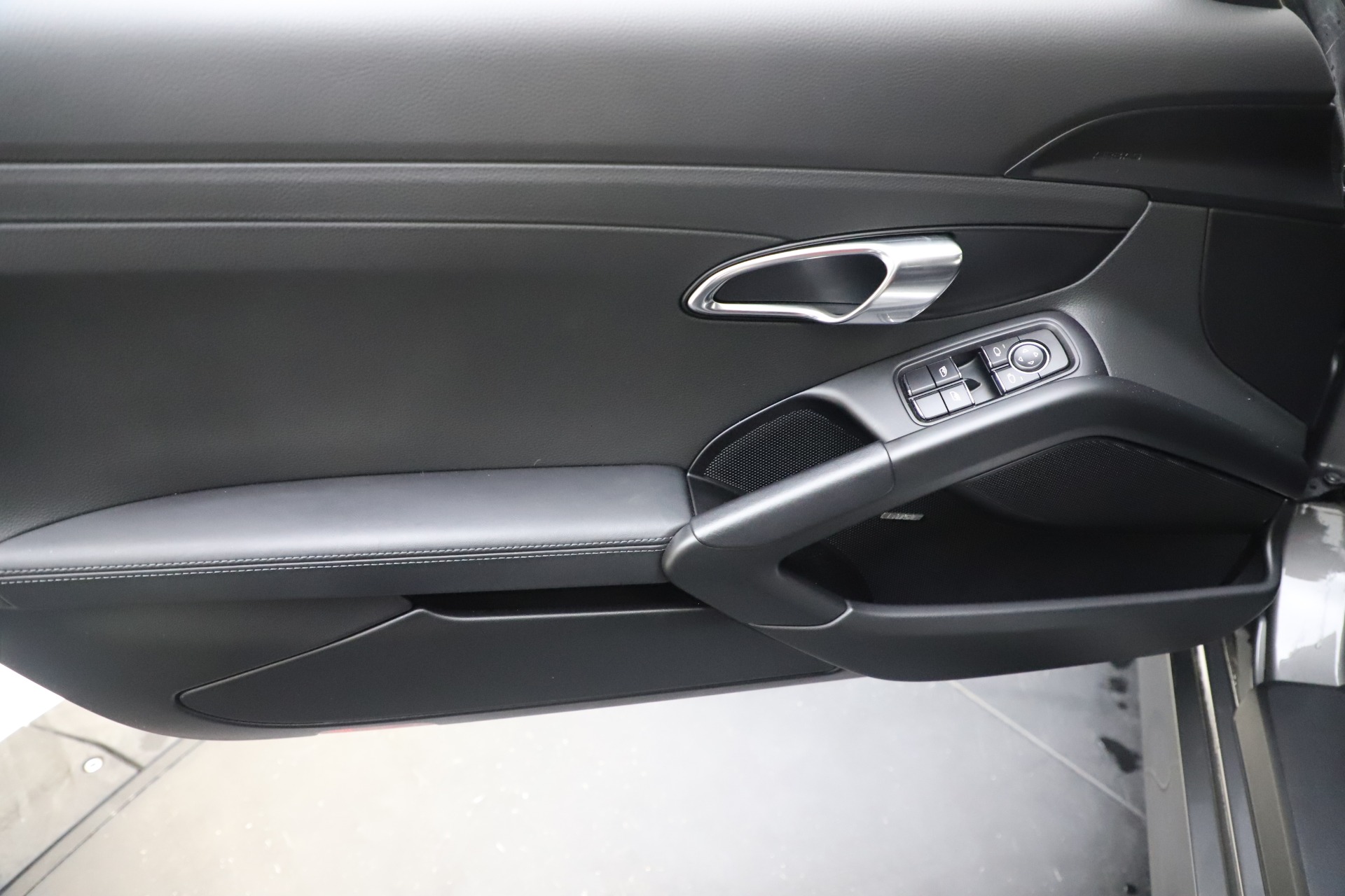 Used-2015-Porsche-Cayman-S