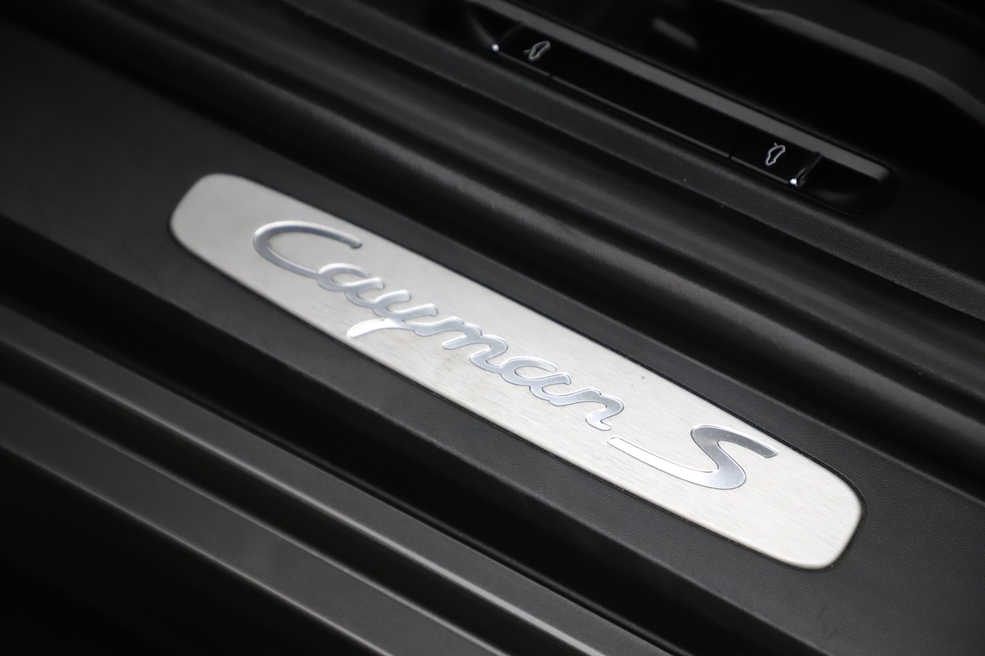 Used-2015-Porsche-Cayman-S