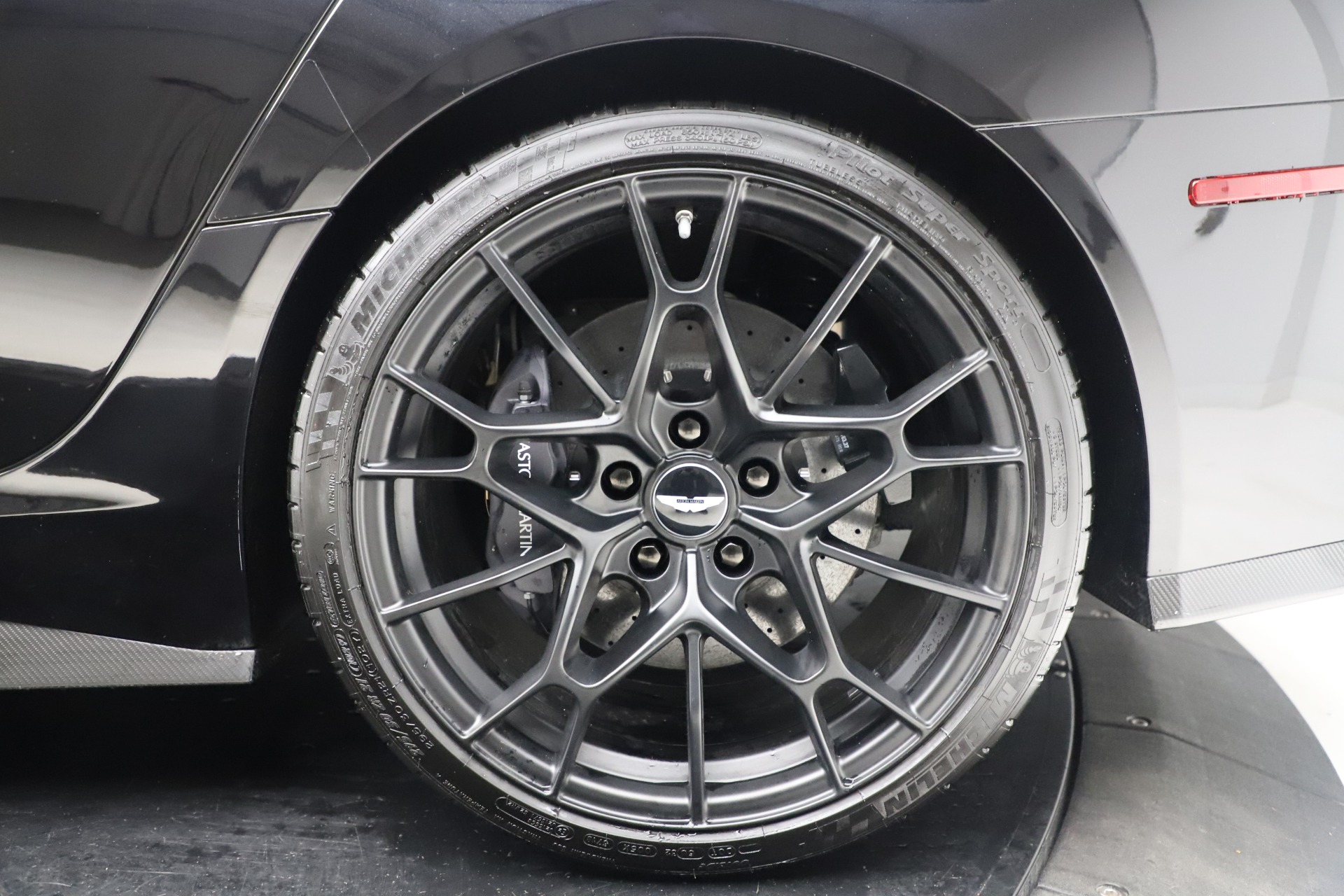 New-2019-Aston-Martin-Rapide-AMR-Sedan