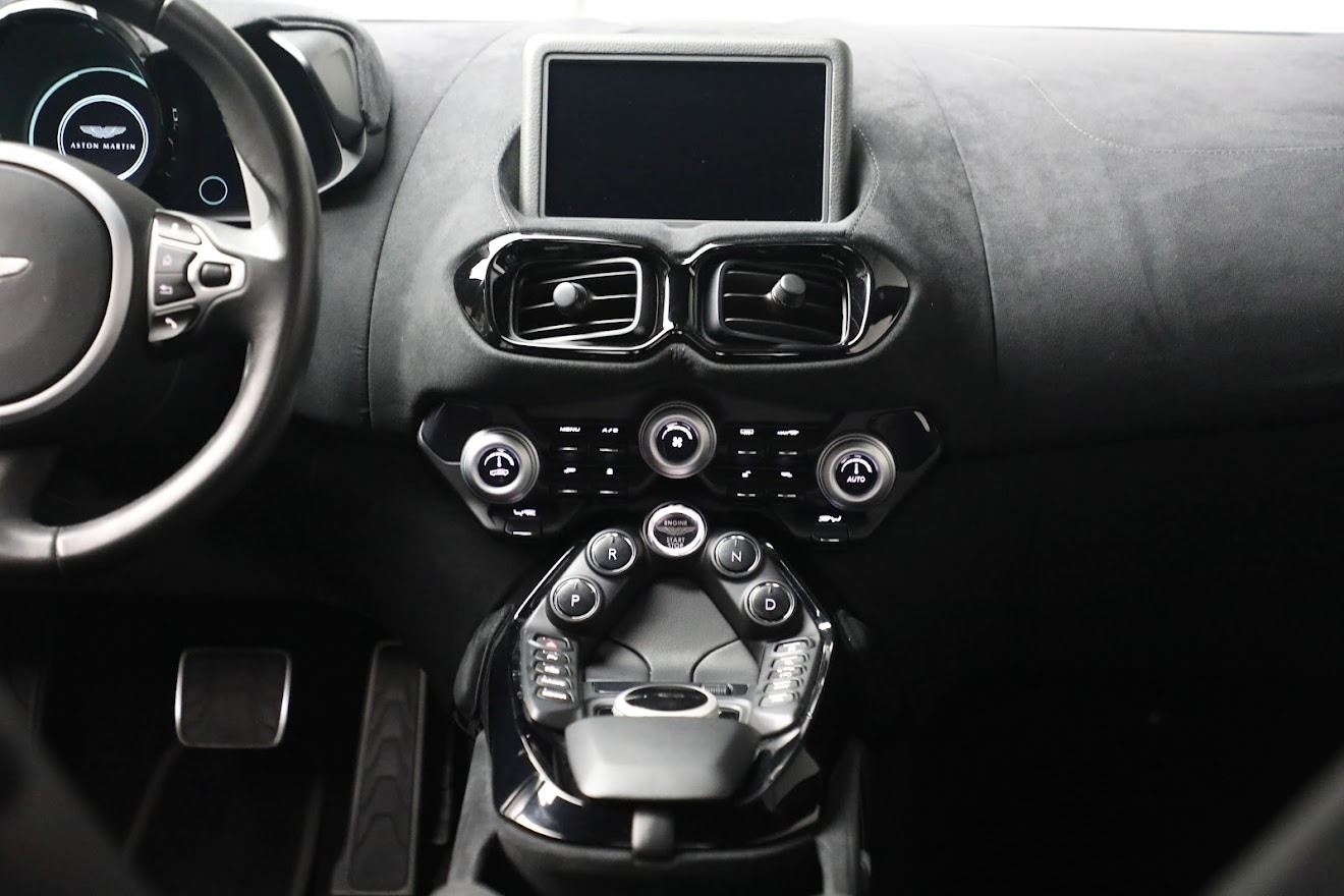 Used-2020-Aston-Martin-Vantage-Coupe