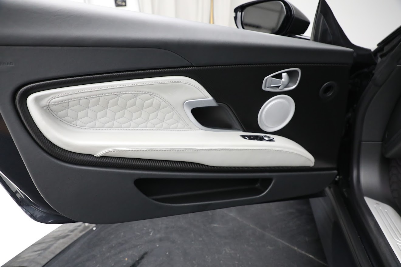 Used-2020-Aston-Martin-DBS-Superleggera-Volante