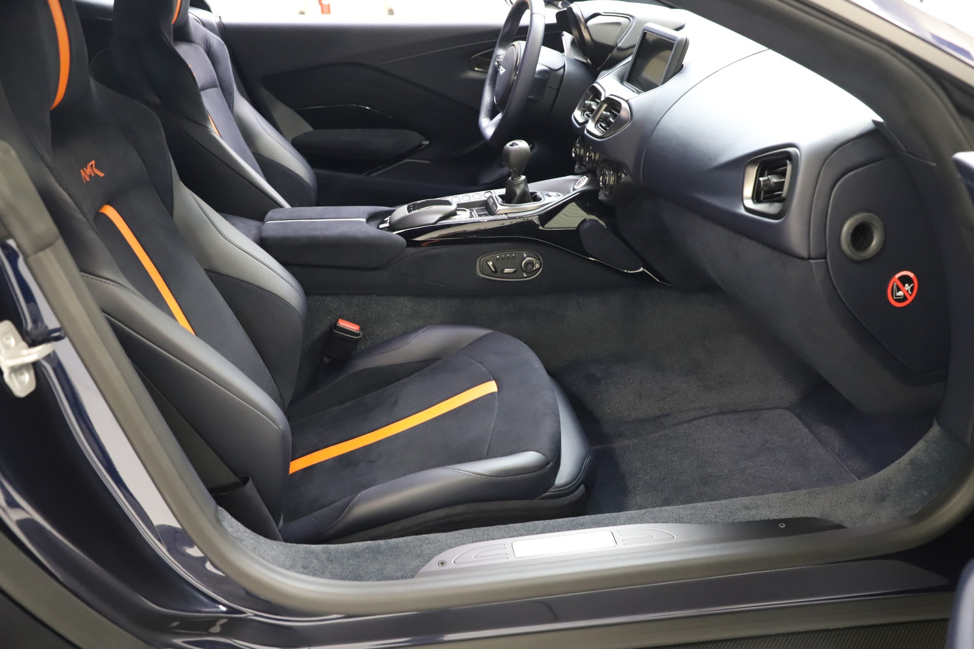 New-2020-Aston-Martin-Vantage-AMR-Coupe