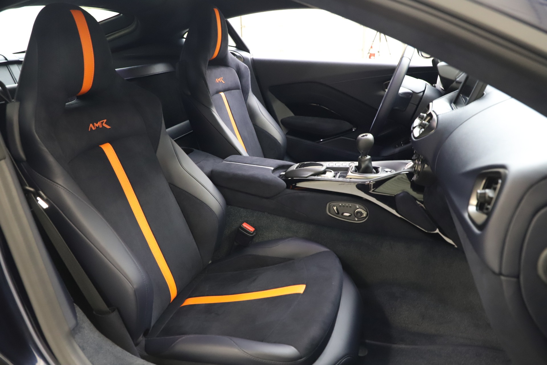 New-2020-Aston-Martin-Vantage-AMR-Coupe