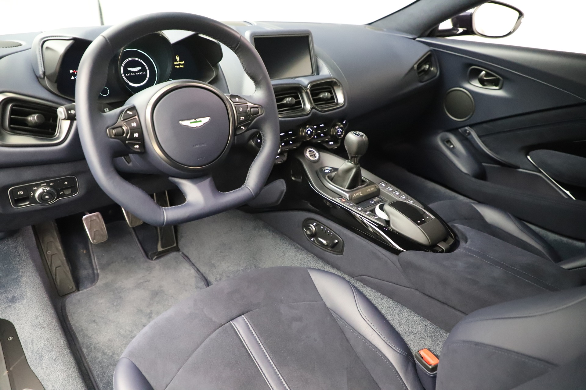 New-2020-Aston-Martin-Vantage-AMR-Coupe