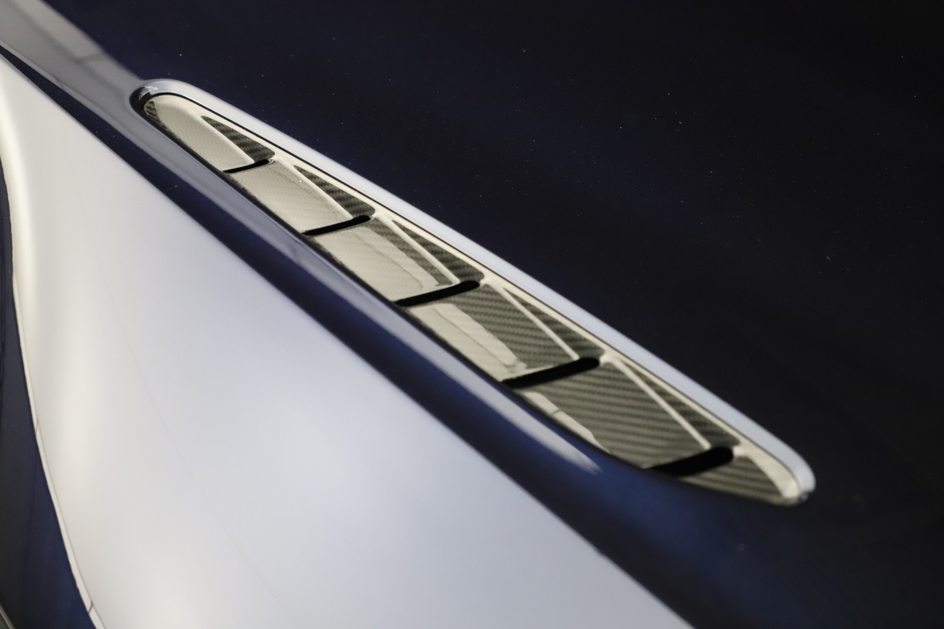 New-2020-Aston-Martin-Vantage-AMR-Coupe