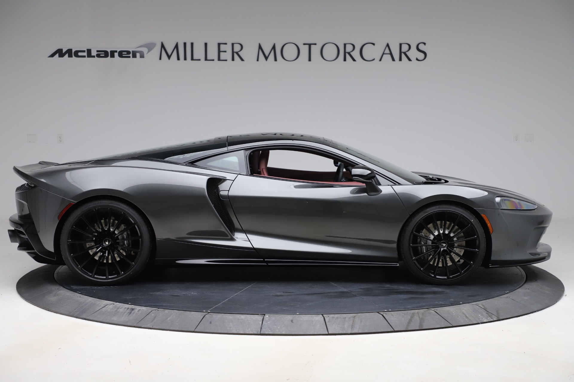 New-2020-McLaren-GT-Pioneer
