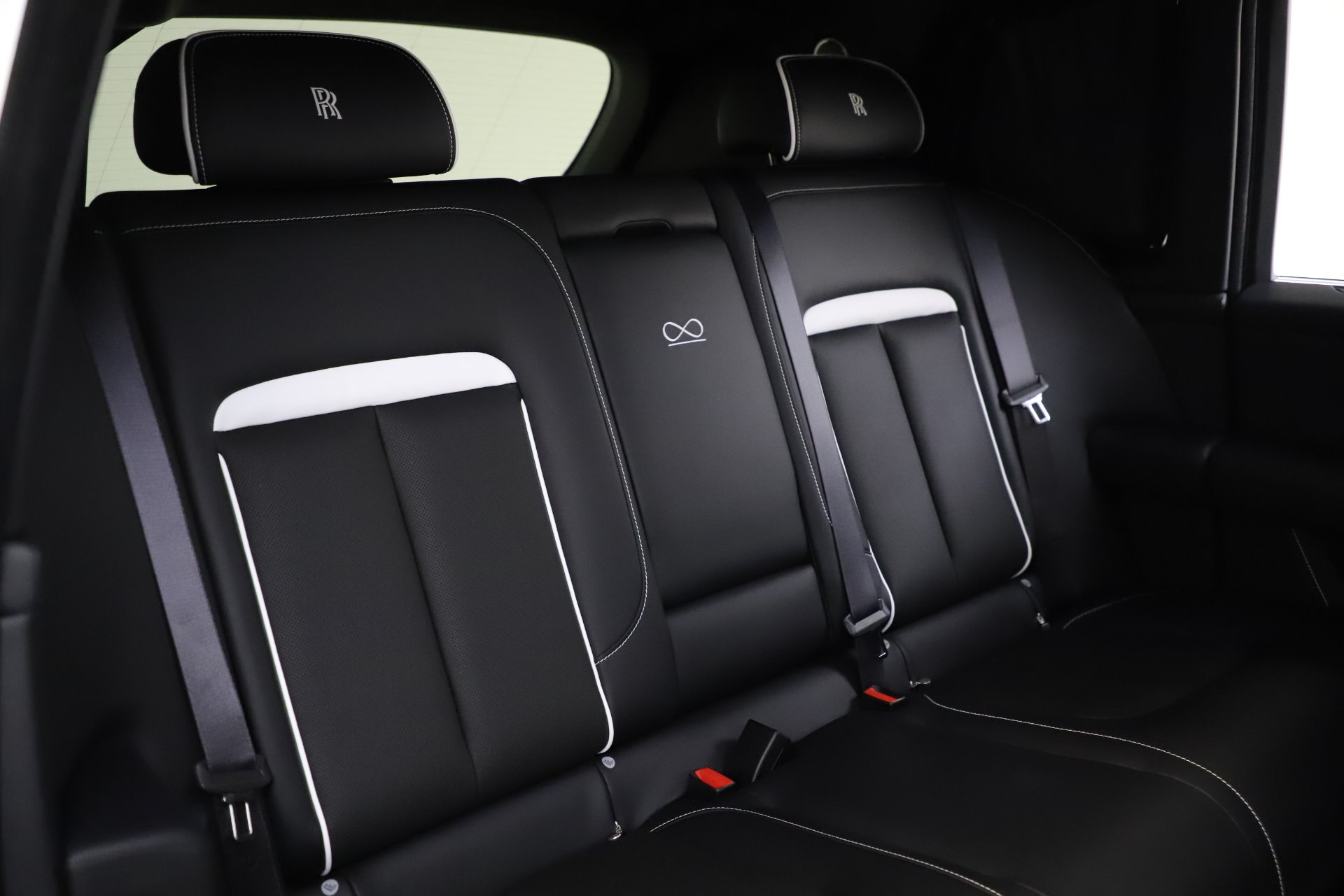 New-2020-Rolls-Royce-Cullinan-Black-Badge