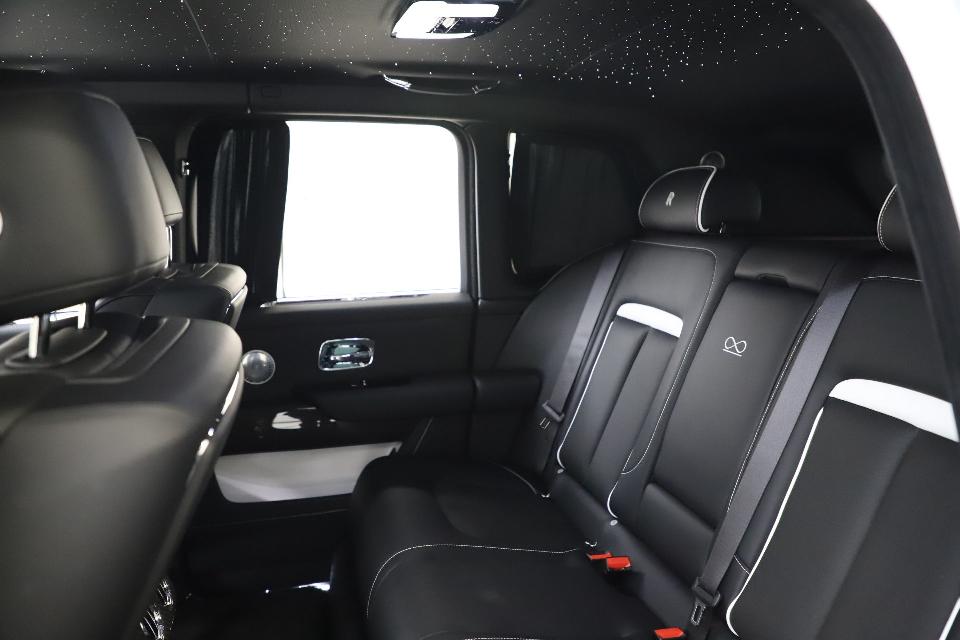 New-2020-Rolls-Royce-Cullinan-Black-Badge