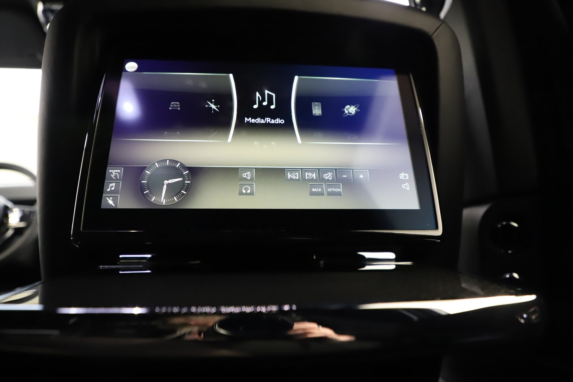 New-2020-Rolls-Royce-Cullinan-Black-Badge