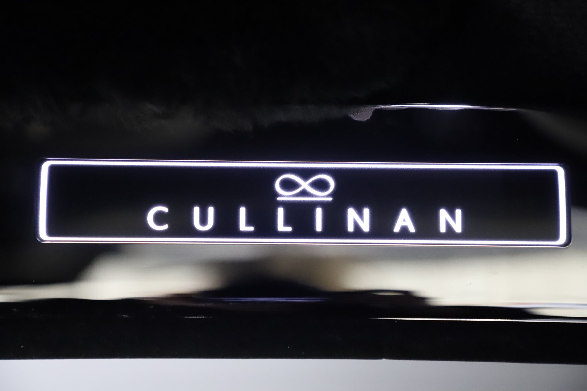 New-2020-Rolls-Royce-Cullinan-Black-Badge
