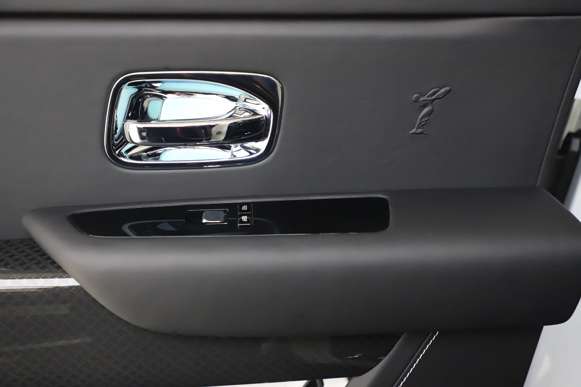 New-2020-Rolls-Royce-Cullinan-Black-Badge