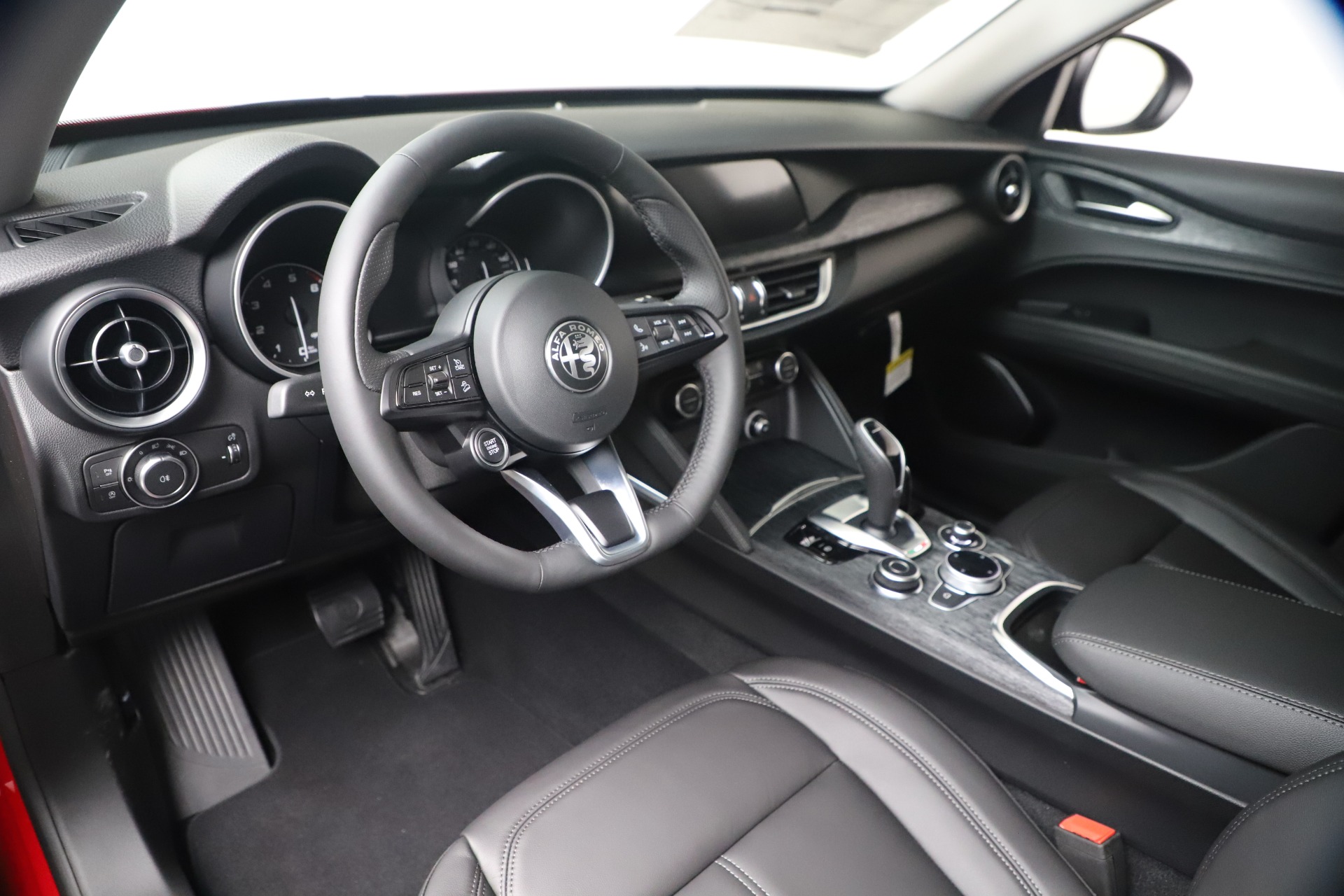 New-2020-Alfa-Romeo-Stelvio-Q4
