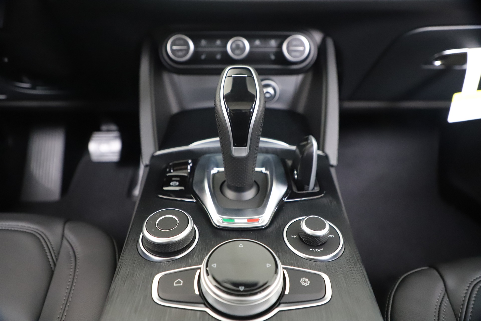 New-2020-Alfa-Romeo-Stelvio-Q4