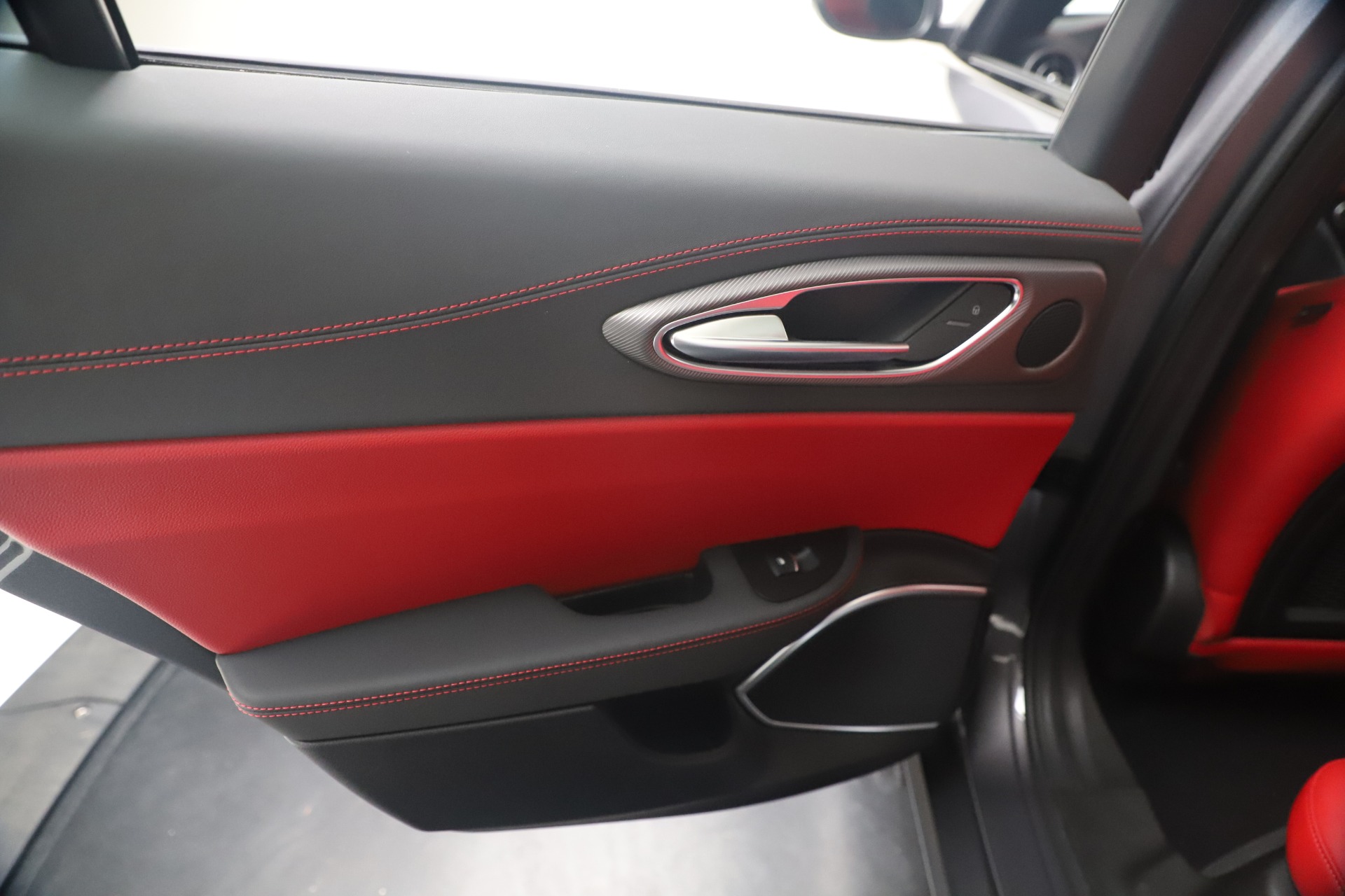 New-2020-Alfa-Romeo-Giulia-Ti-Sport-Q4