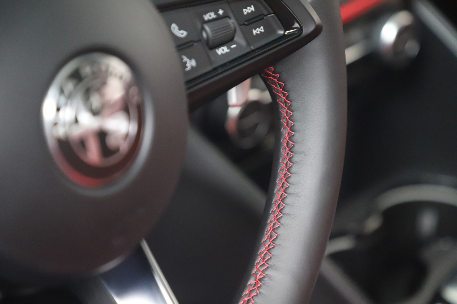 New-2020-Alfa-Romeo-Giulia-Ti-Sport-Q4