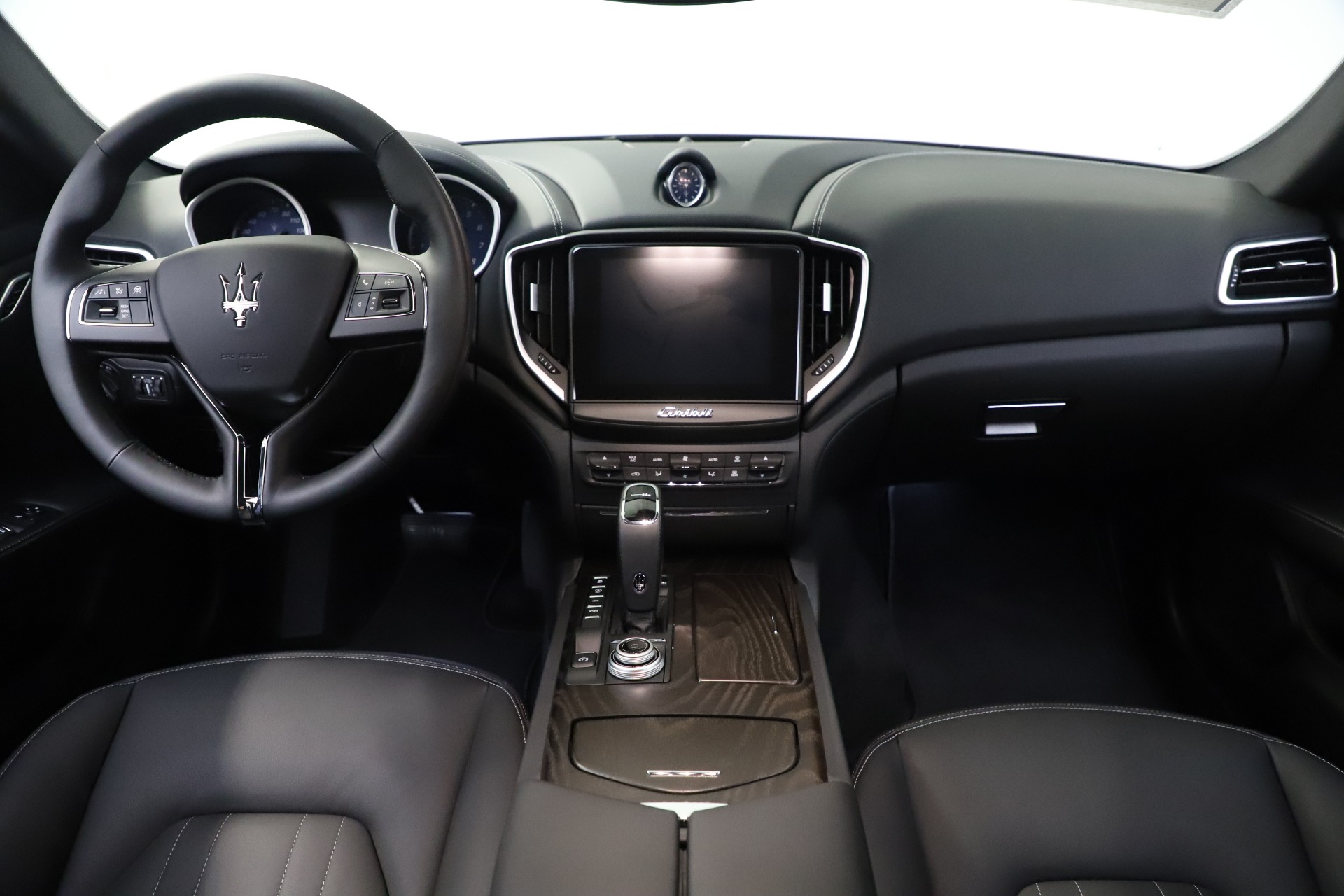 New-2019-Maserati-Ghibli-S-Q4