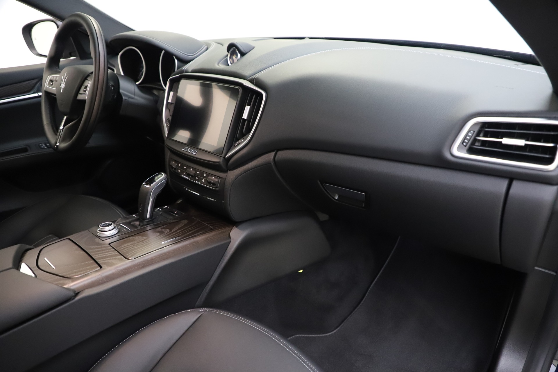 New-2019-Maserati-Ghibli-S-Q4