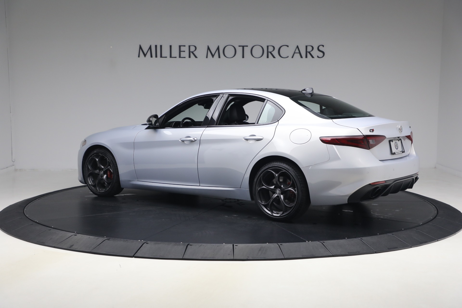 Used-2020-Alfa-Romeo-Giulia-Ti-Sport-Q4